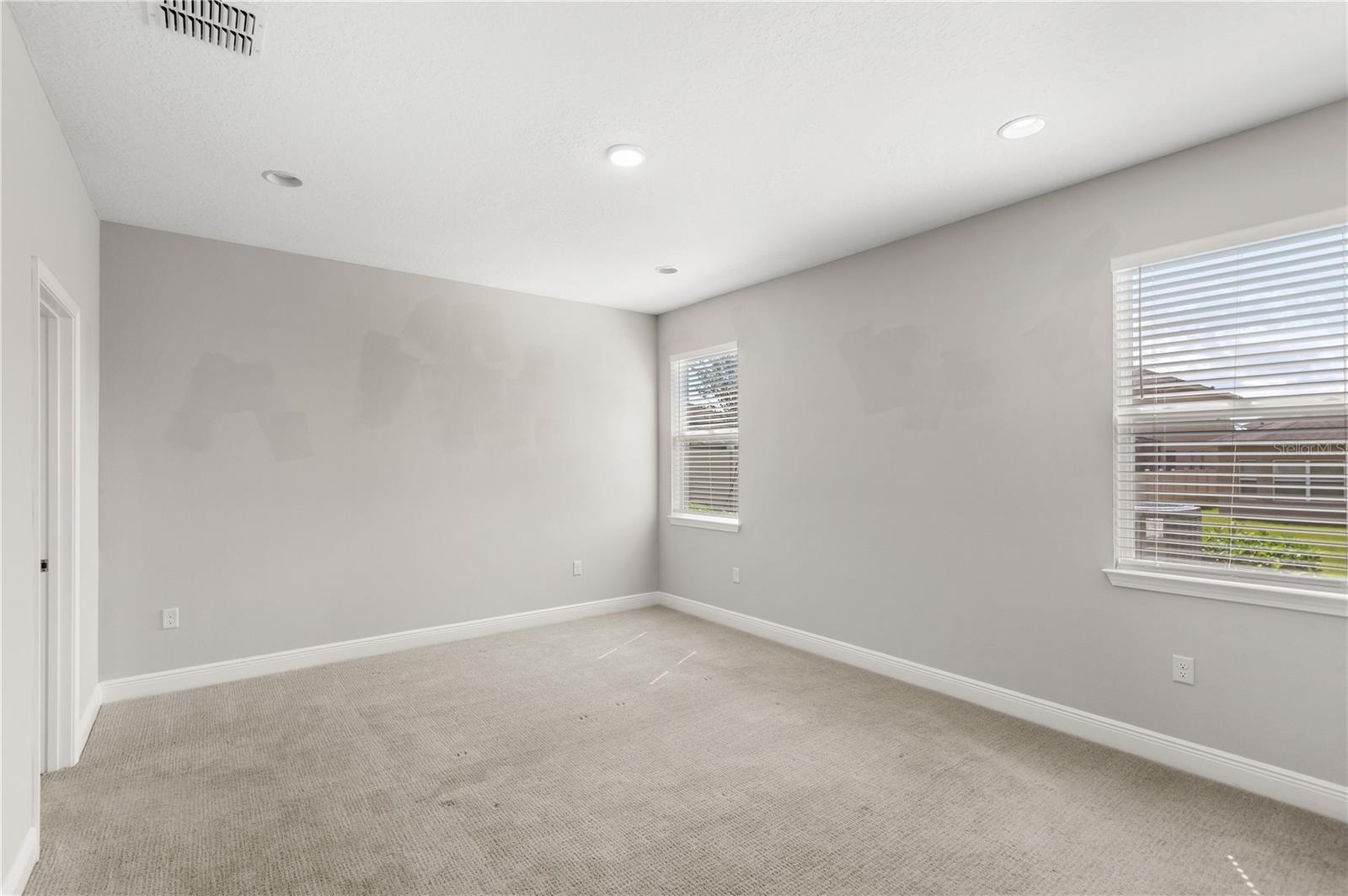 Image 14 of 42 For 4417 Lions Gate Avenue
