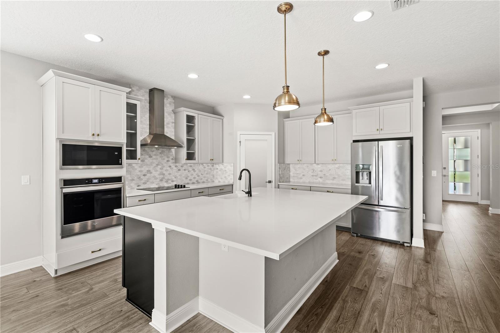 Image 3 of 42 For 4417 Lions Gate Avenue