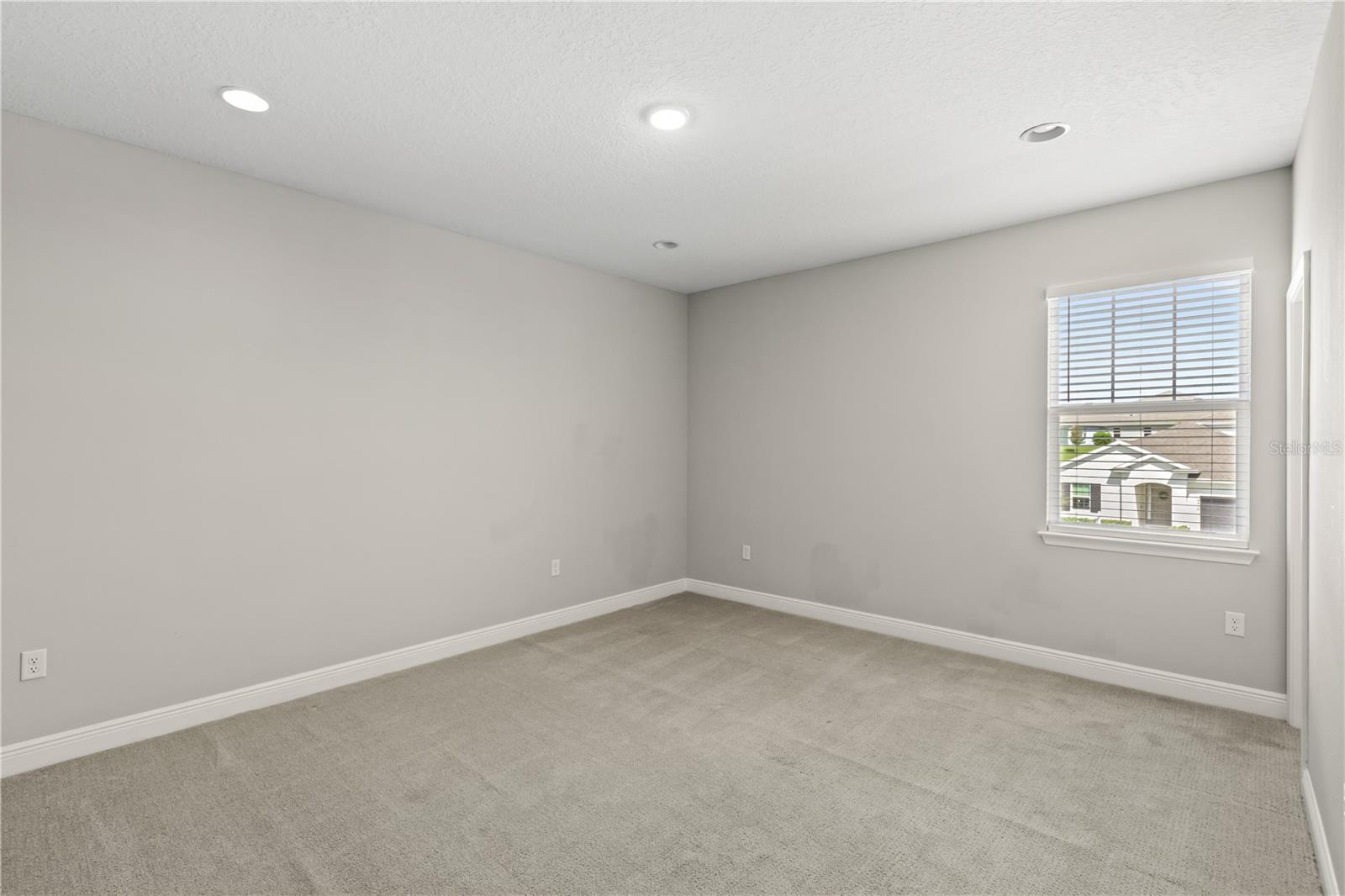 Image 32 of 42 For 4417 Lions Gate Avenue