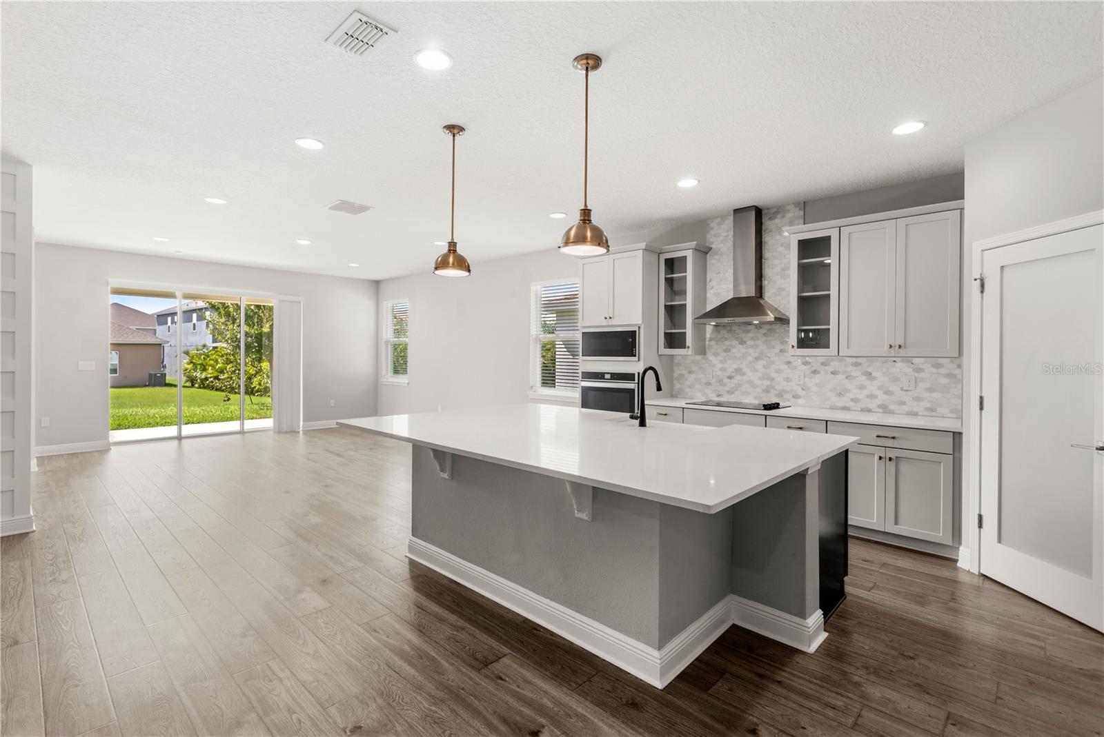 Image 7 of 42 For 4417 Lions Gate Avenue
