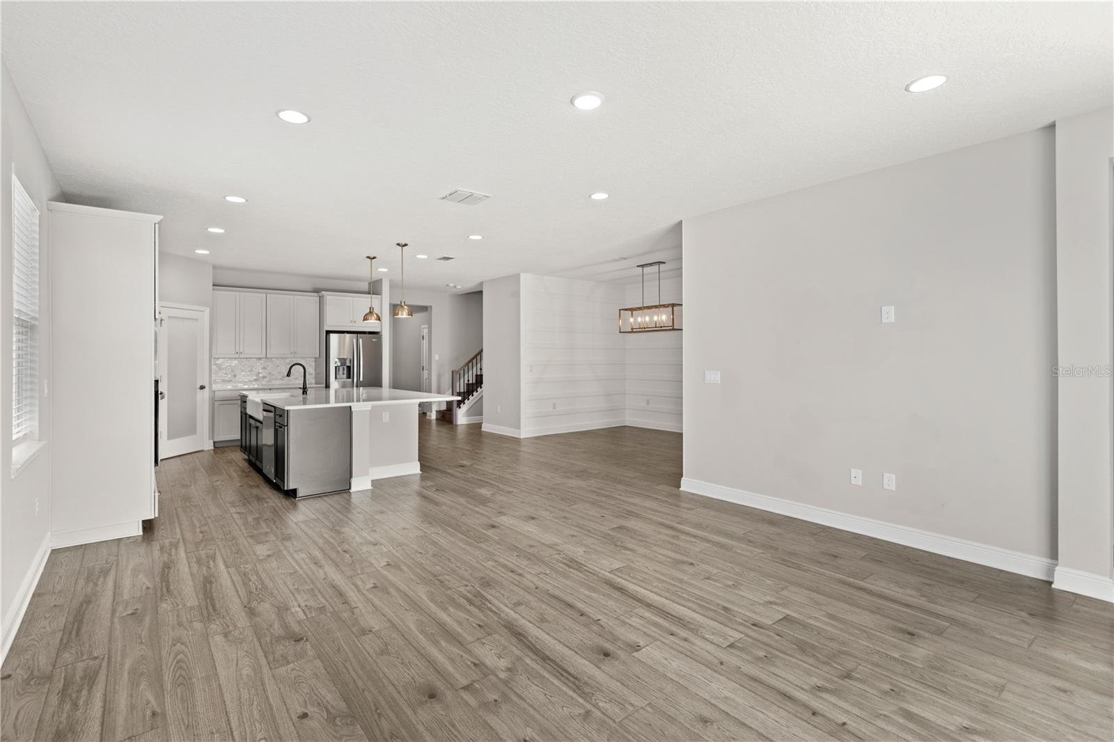 Image 9 of 42 For 4417 Lions Gate Avenue