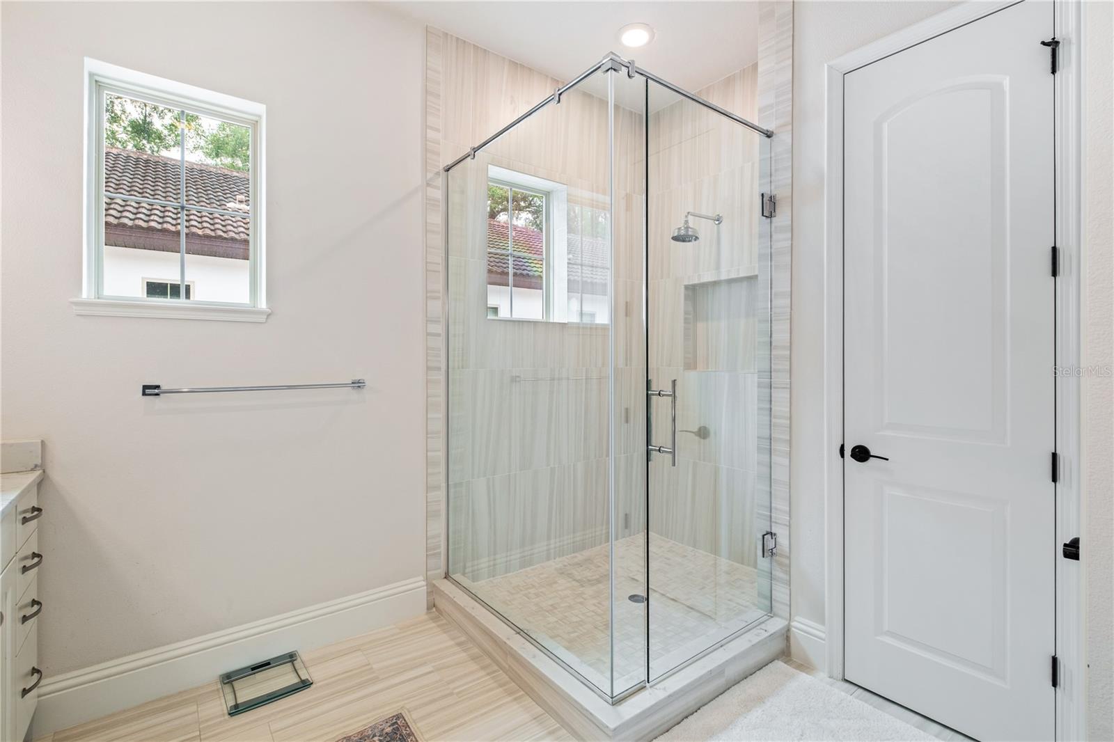 Image 13 of 21 For 1732 Ridgewood Avenue S