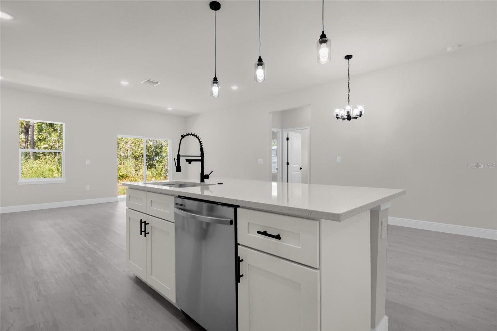 Image 10 of 34 For 15782 52 Avenue