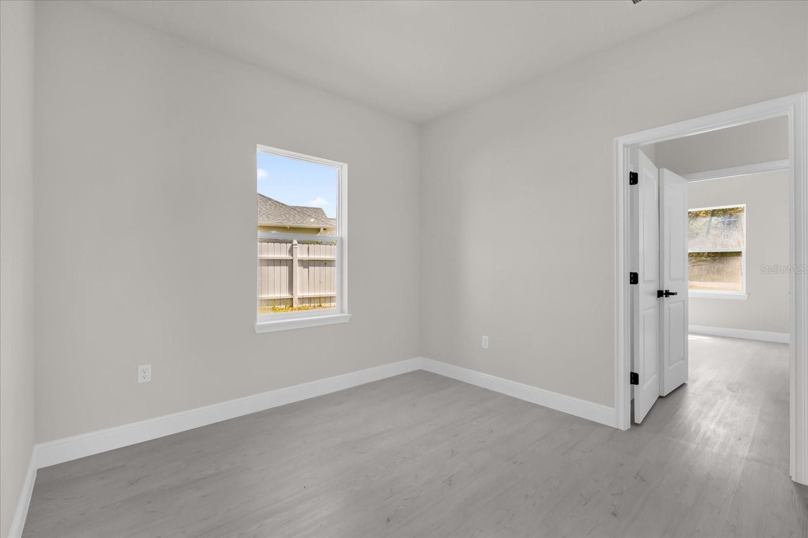 Image 17 of 34 For 15782 52 Avenue