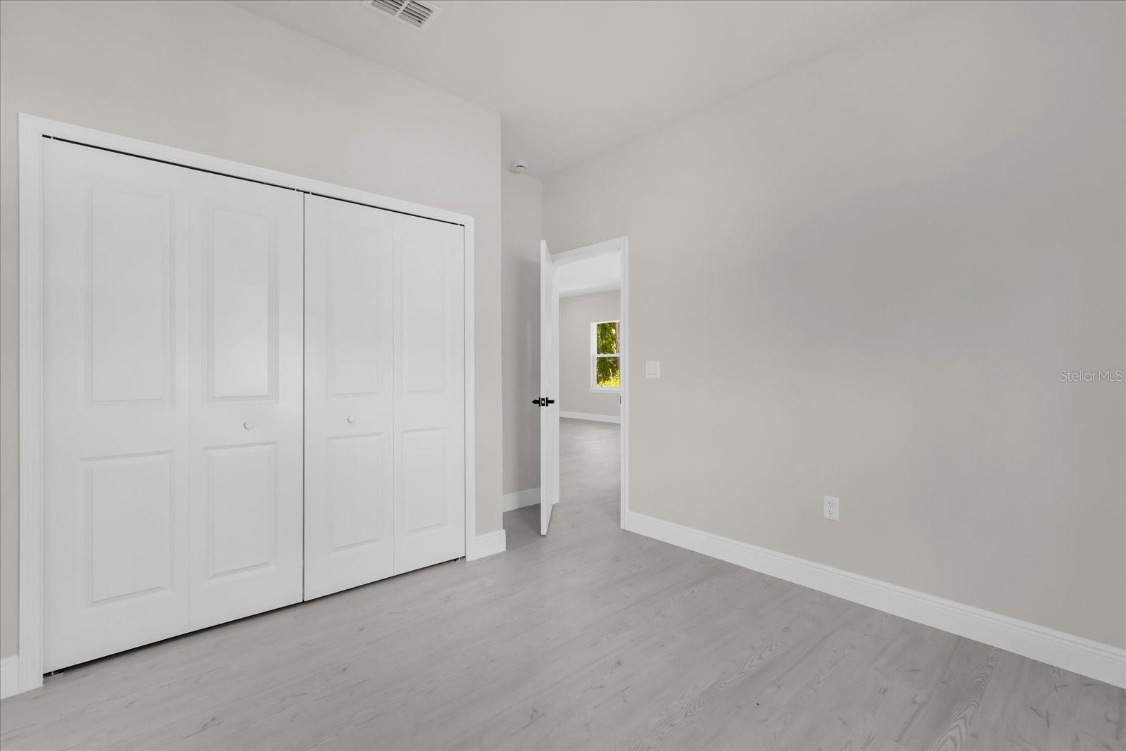 Image 18 of 34 For 15782 52 Avenue