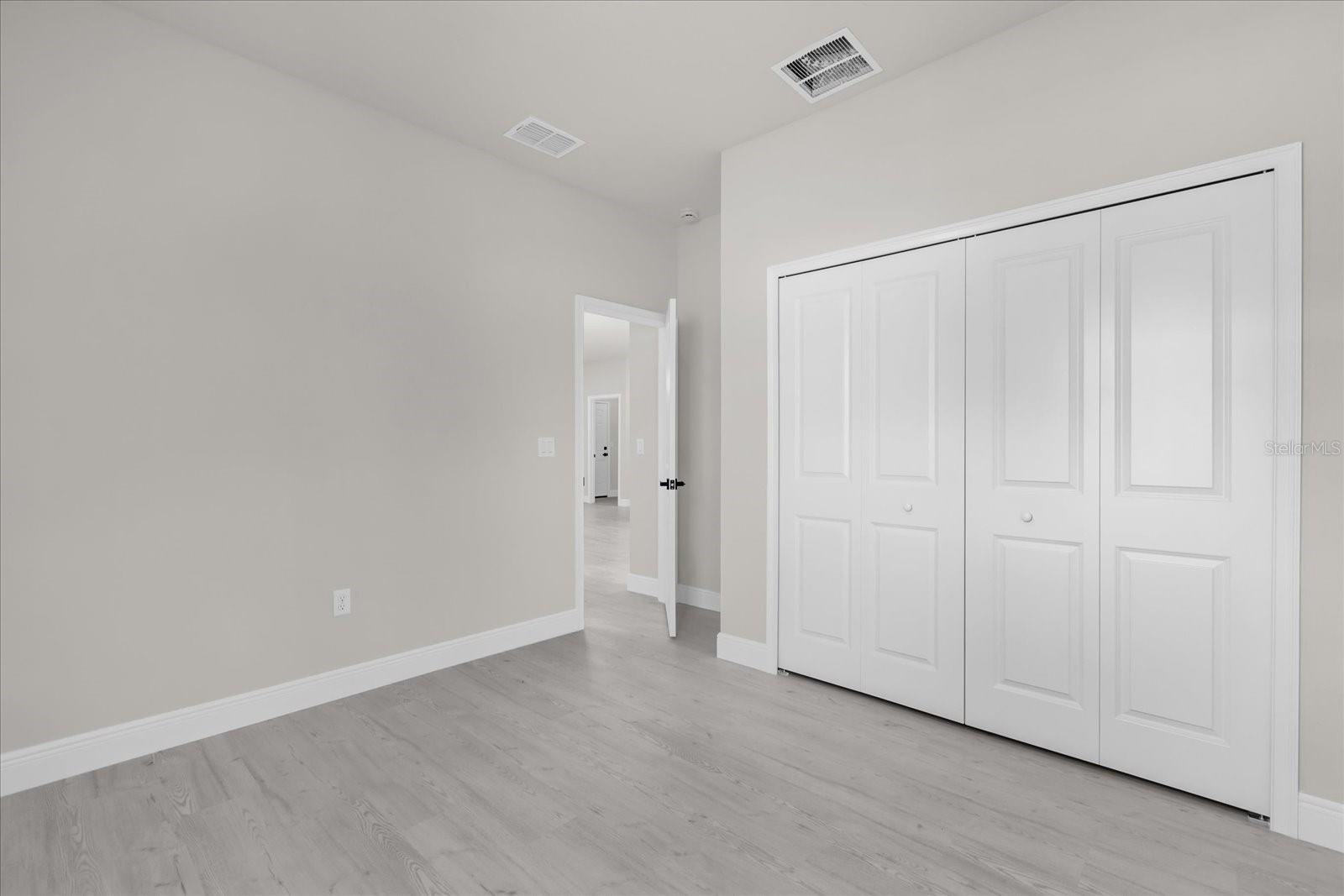 Image 21 of 34 For 15782 52 Avenue