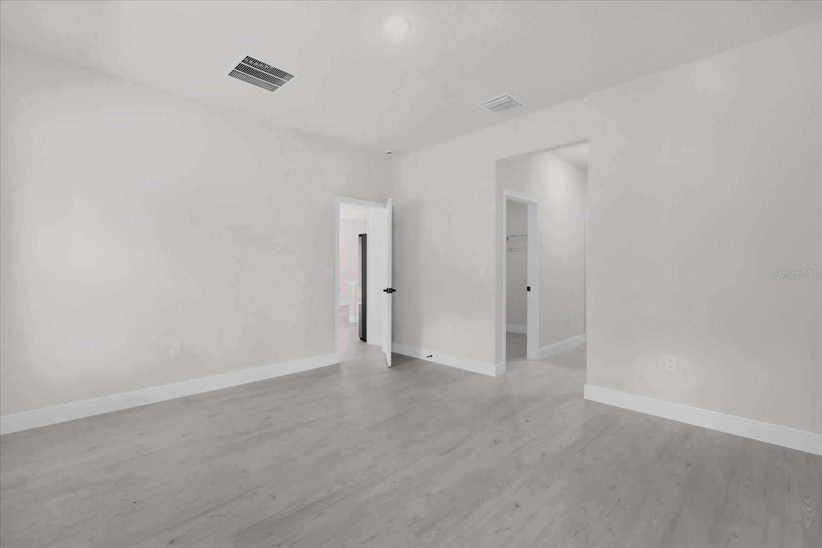 Image 23 of 34 For 15782 52 Avenue