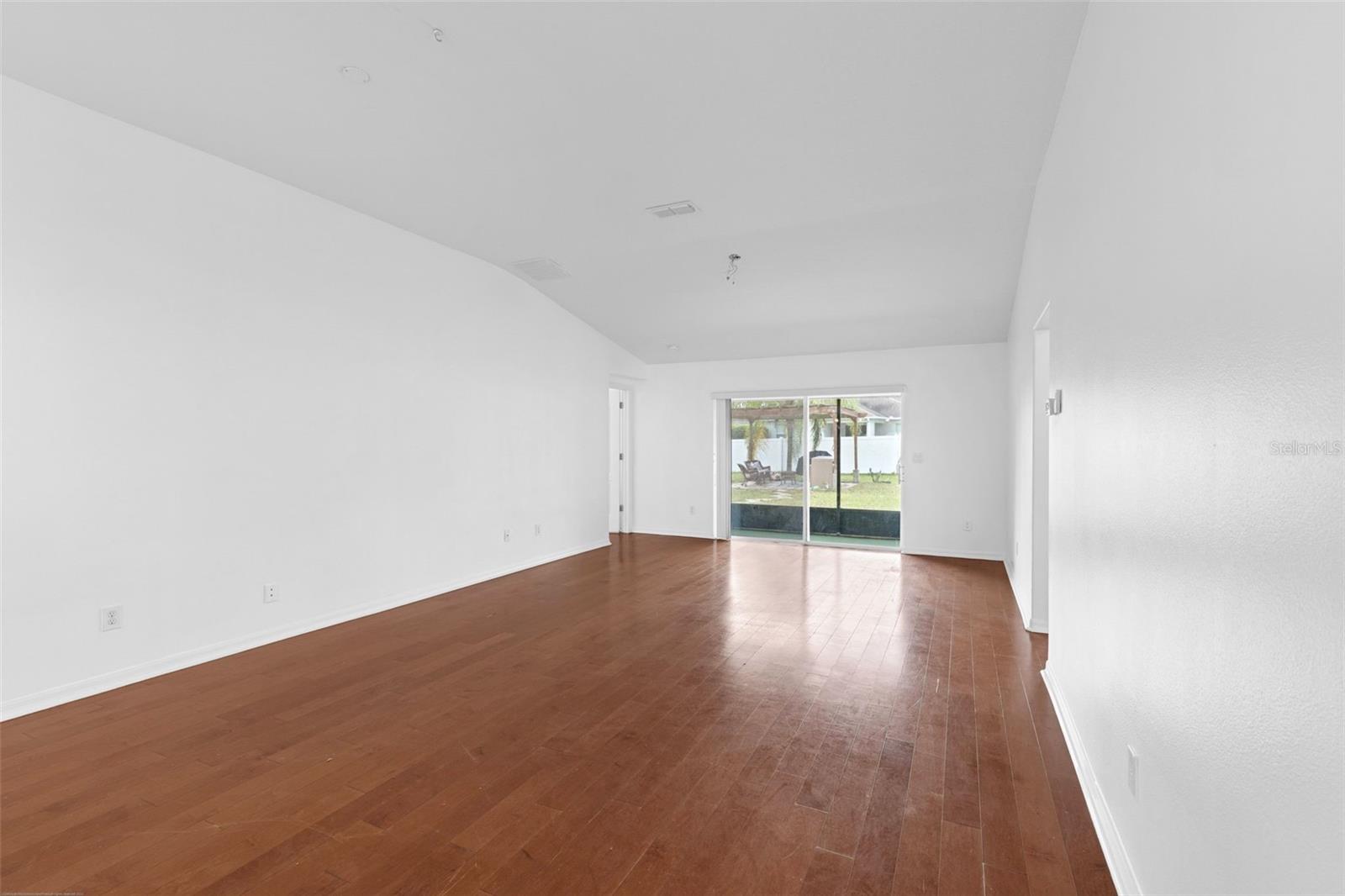 Image 11 of 43 For 5727 Rutherford Road