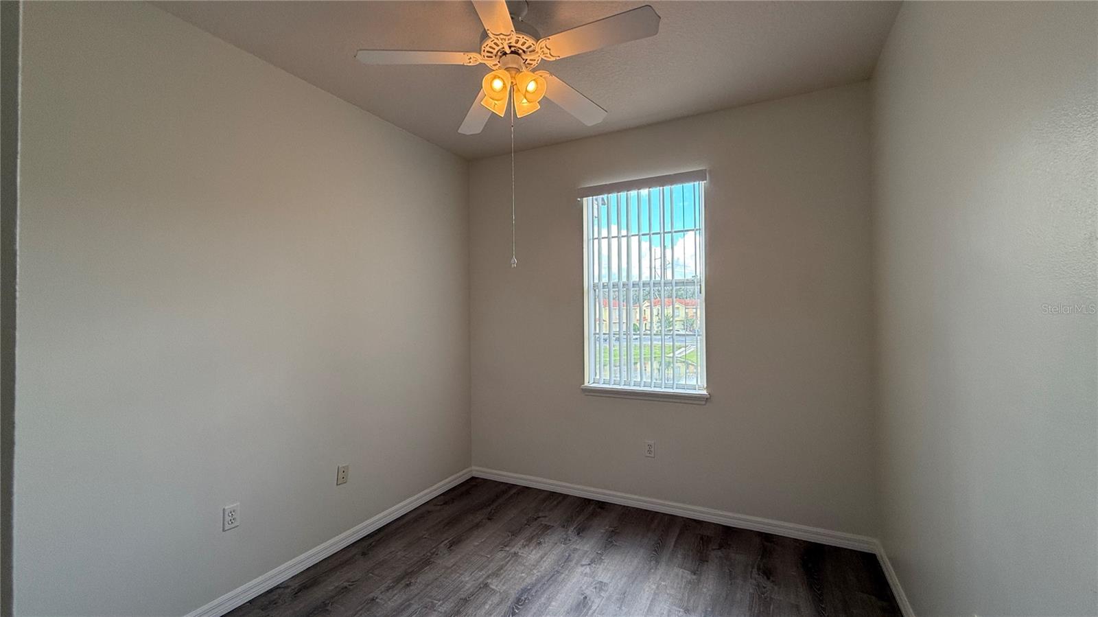 Image 19 of 25 For 112 Monroe Circle