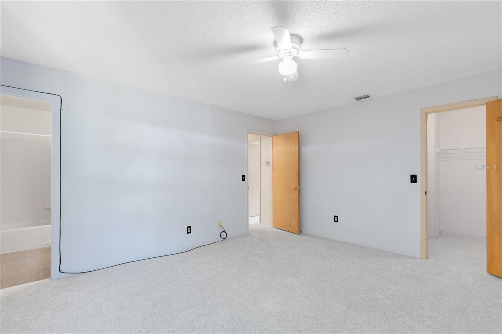 Image 15 of 27 For 714 Edgewater Drive