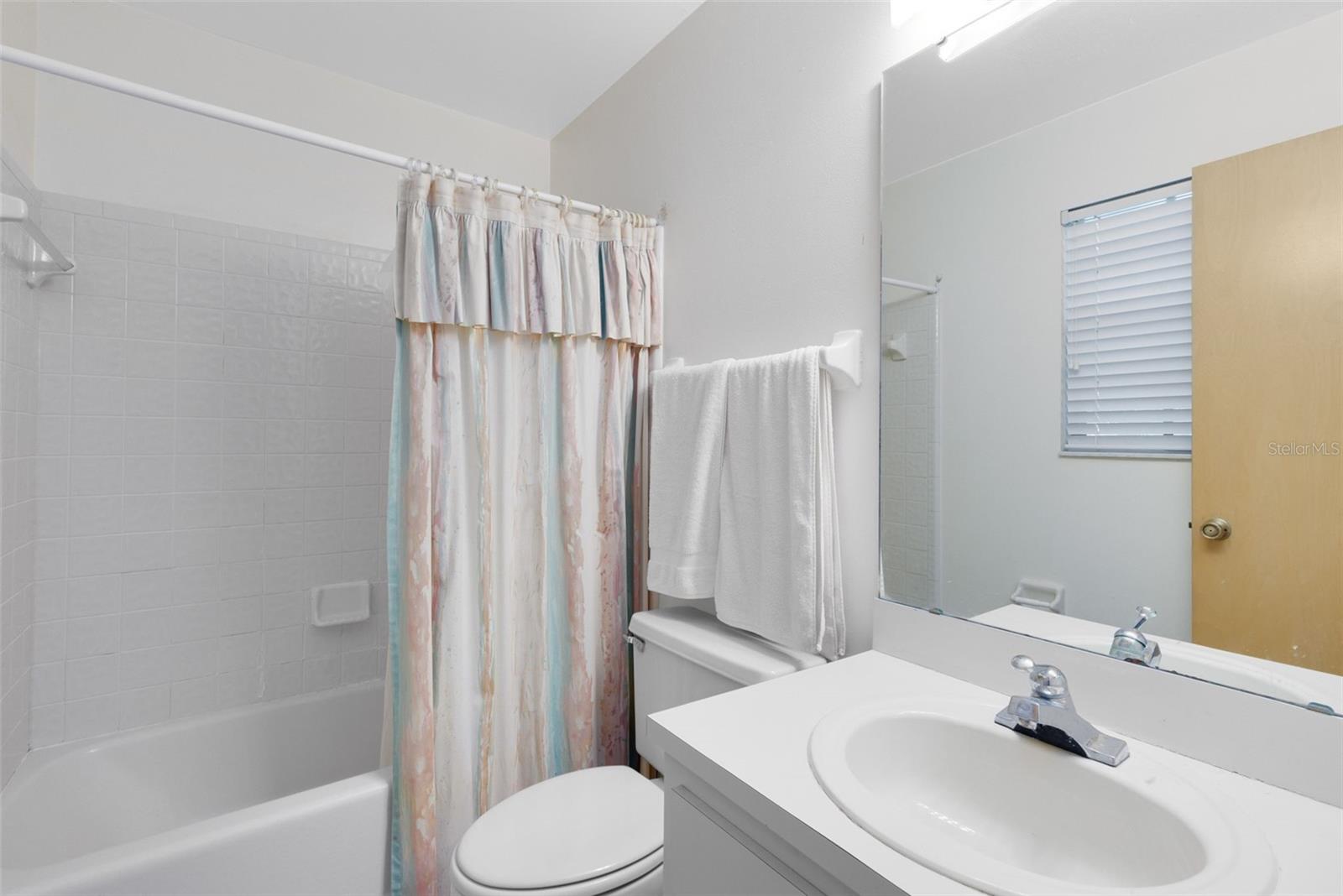 Image 16 of 27 For 714 Edgewater Drive