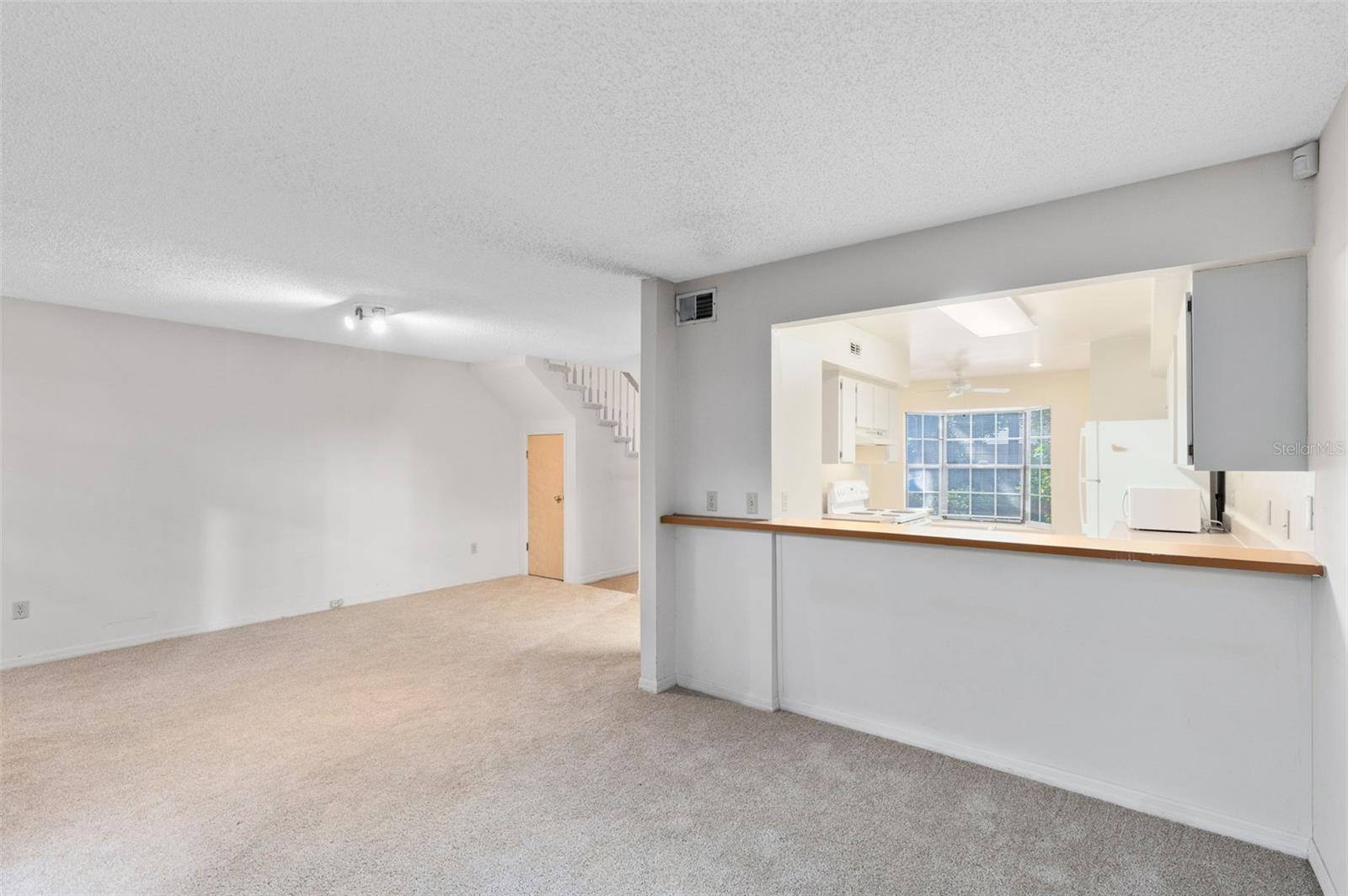 Image 20 of 27 For 714 Edgewater Drive