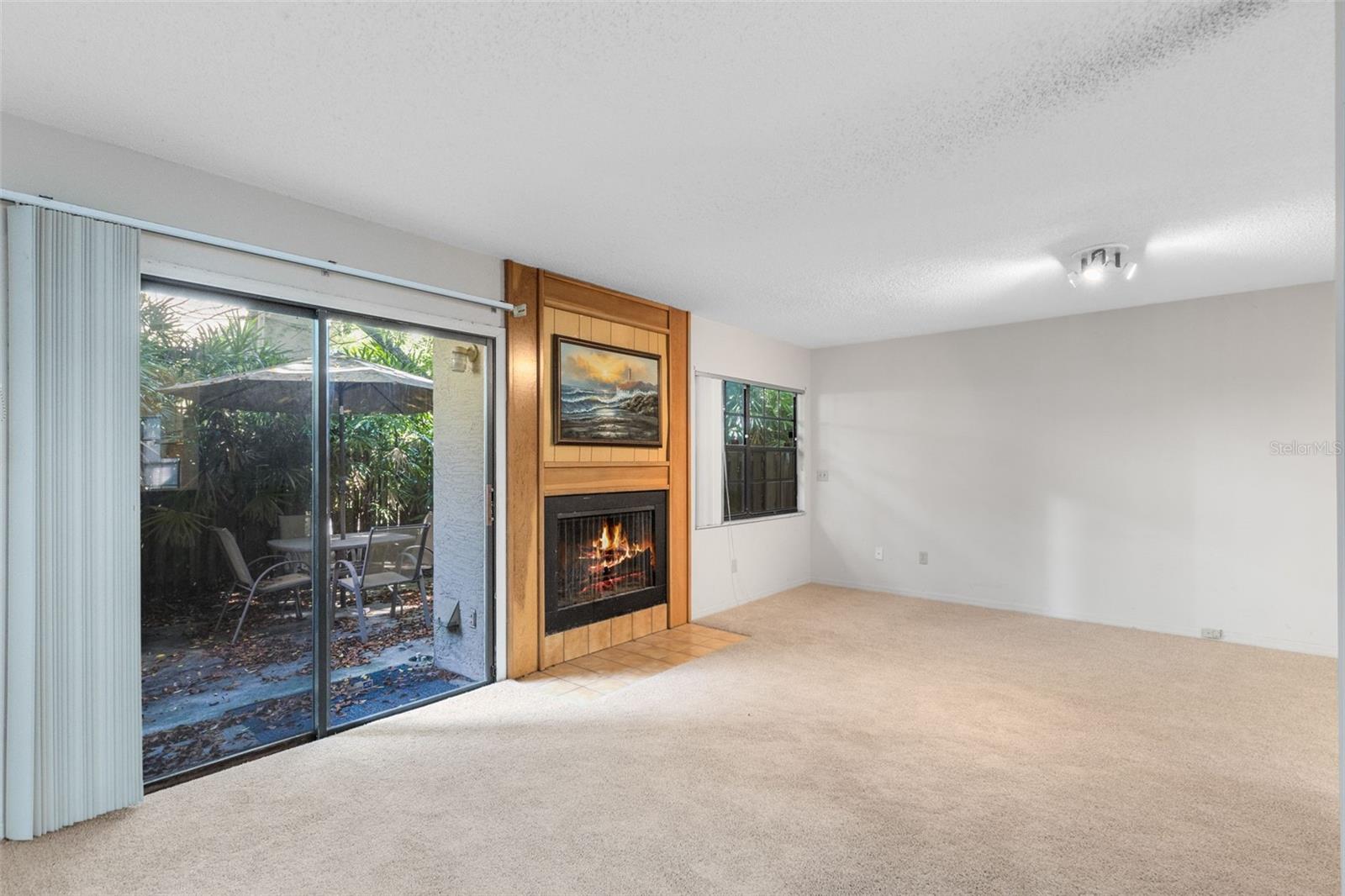 Image 5 of 27 For 714 Edgewater Drive