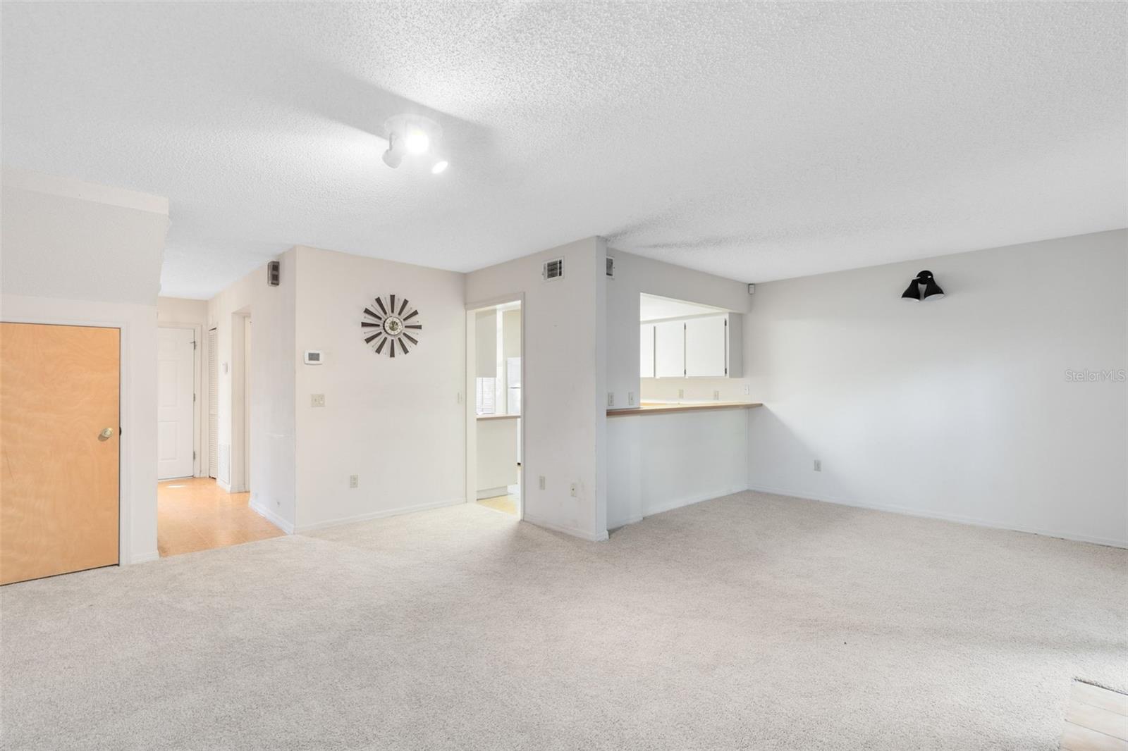 Image 6 of 27 For 714 Edgewater Drive