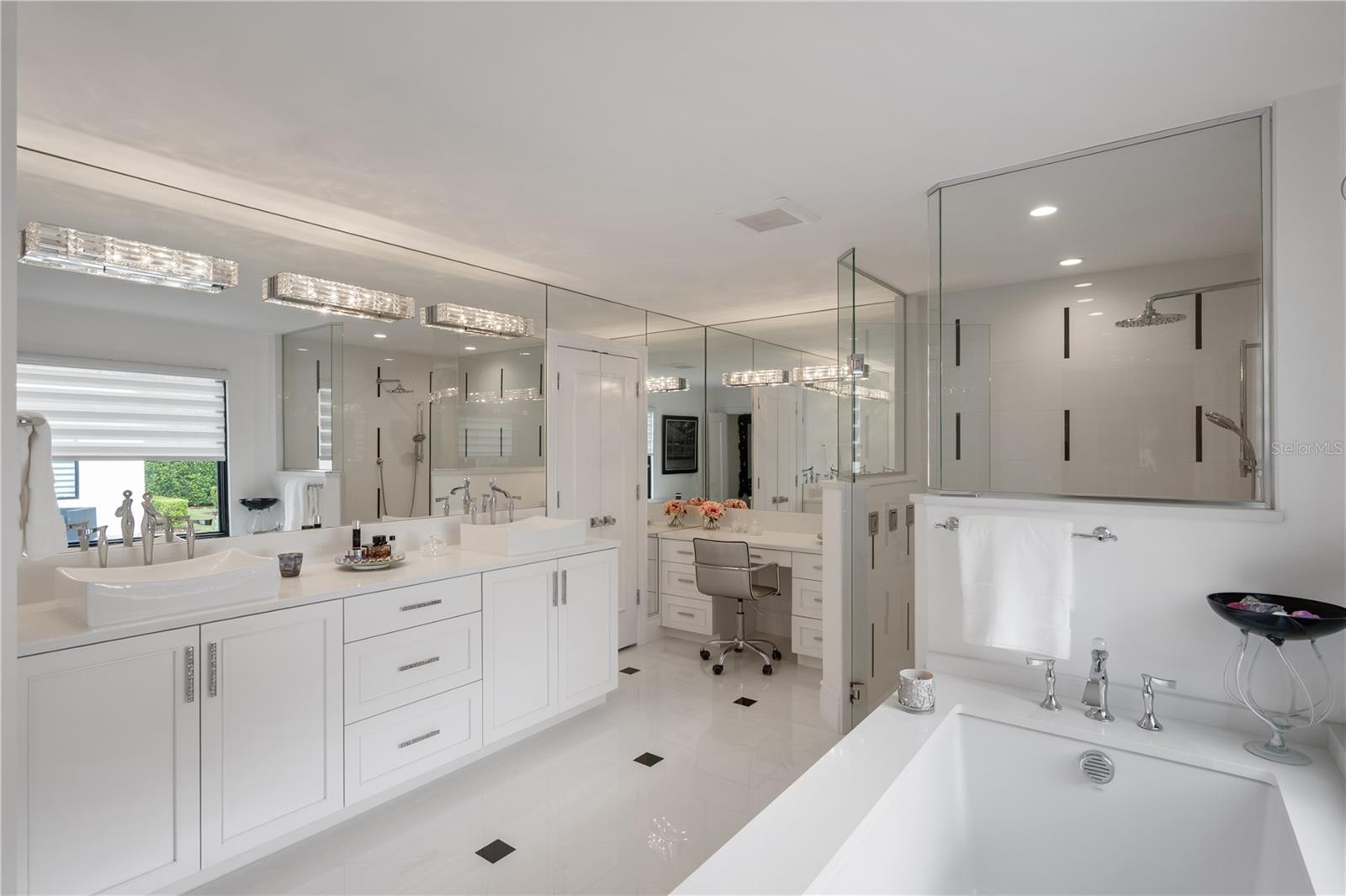 Image 16 of 57 For 1581 Forest Avenue