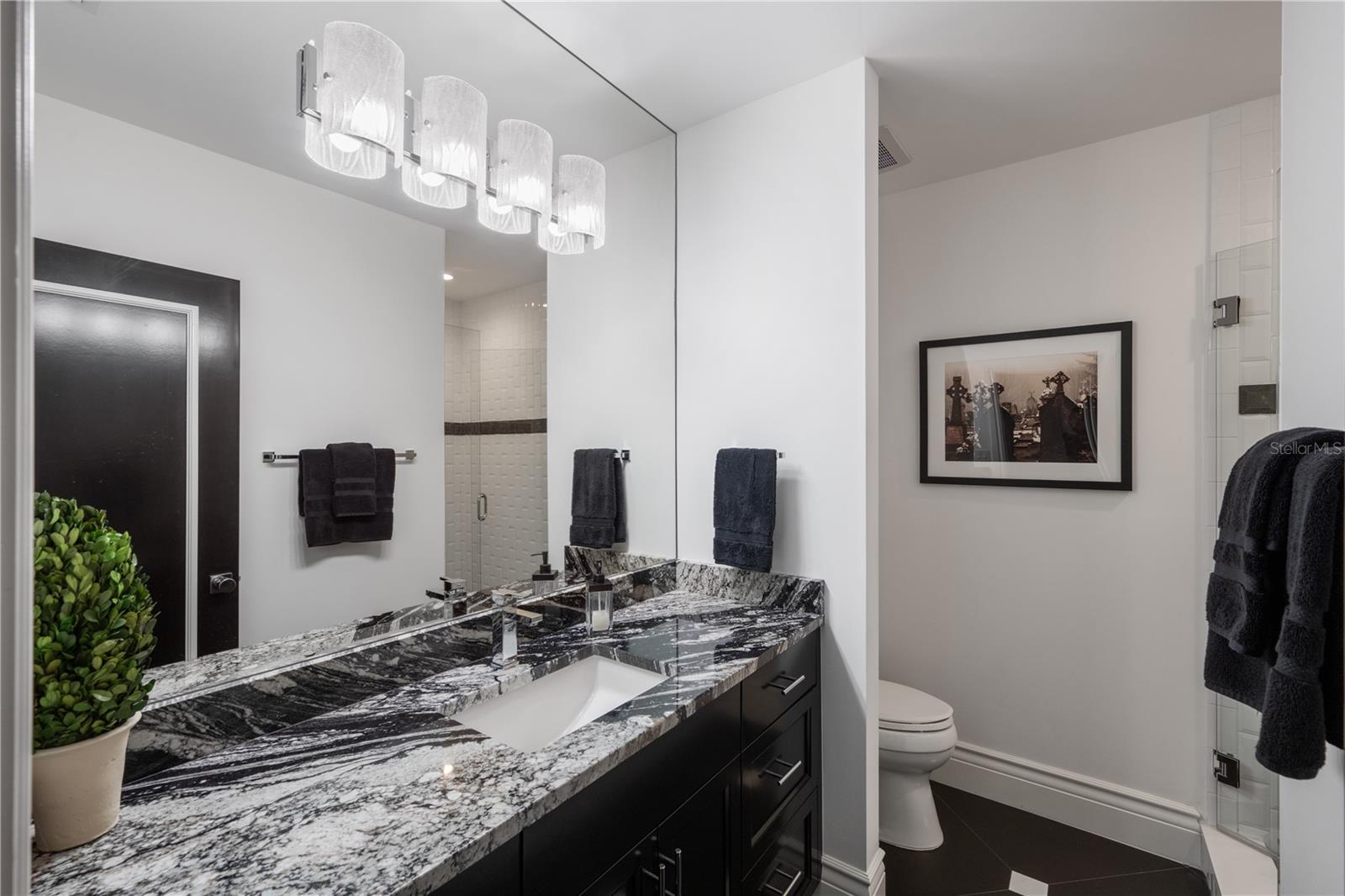 Image 22 of 57 For 1581 Forest Avenue