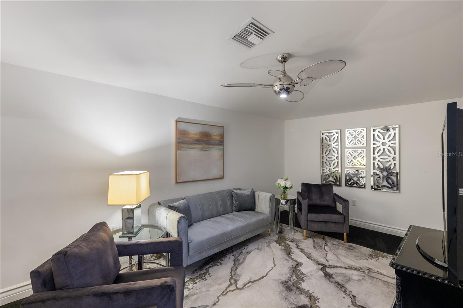 Image 27 of 57 For 1581 Forest Avenue