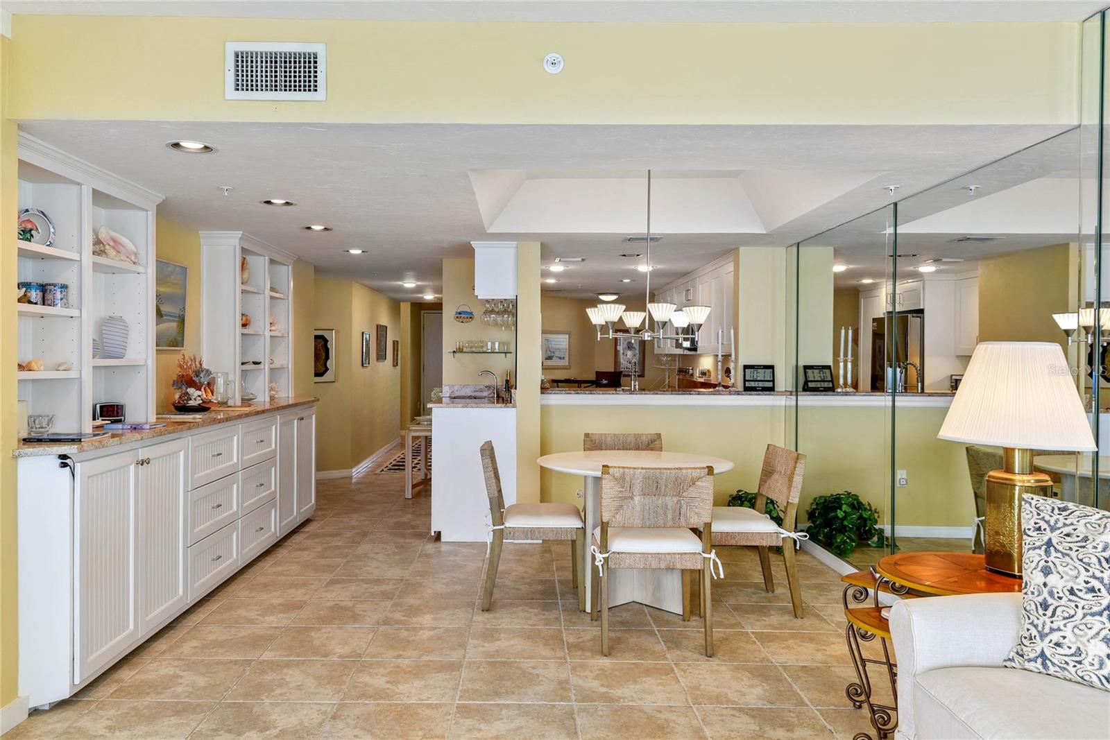 Image 10 of 39 For 4493 Atlantic Avenue 806