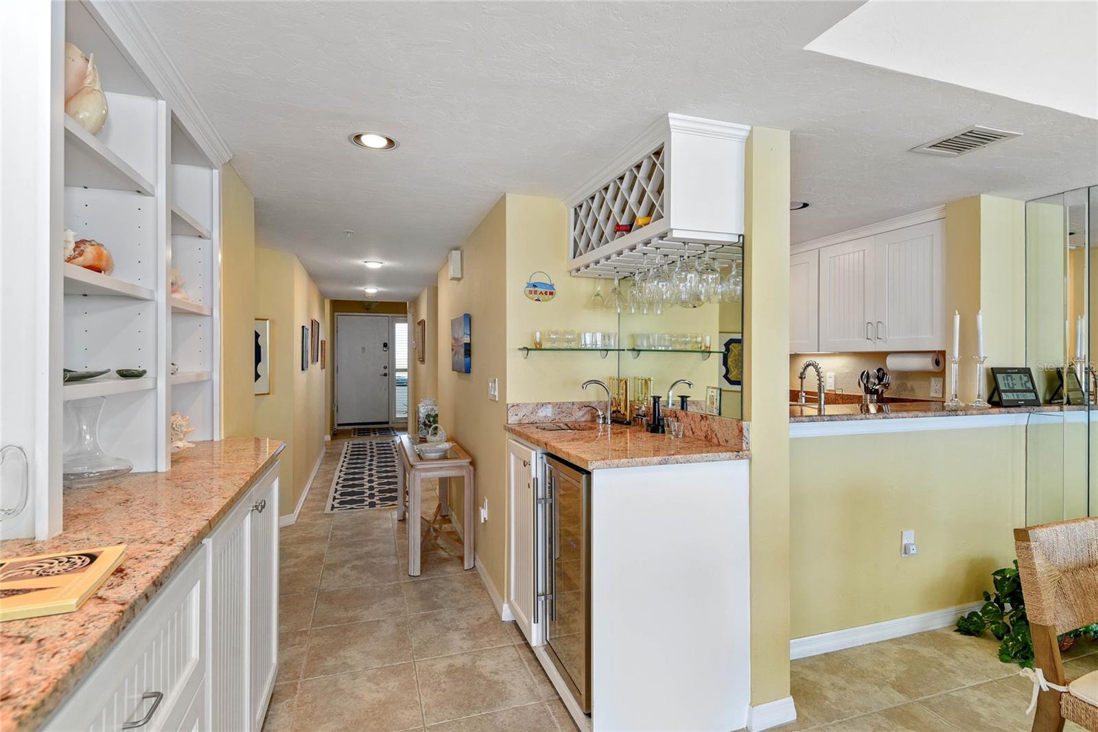 Image 11 of 39 For 4493 Atlantic Avenue 806