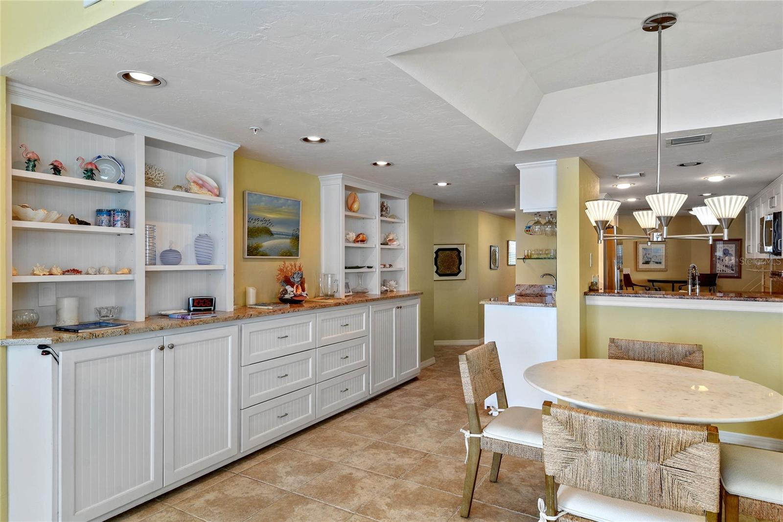 Image 15 of 39 For 4493 Atlantic Avenue 806