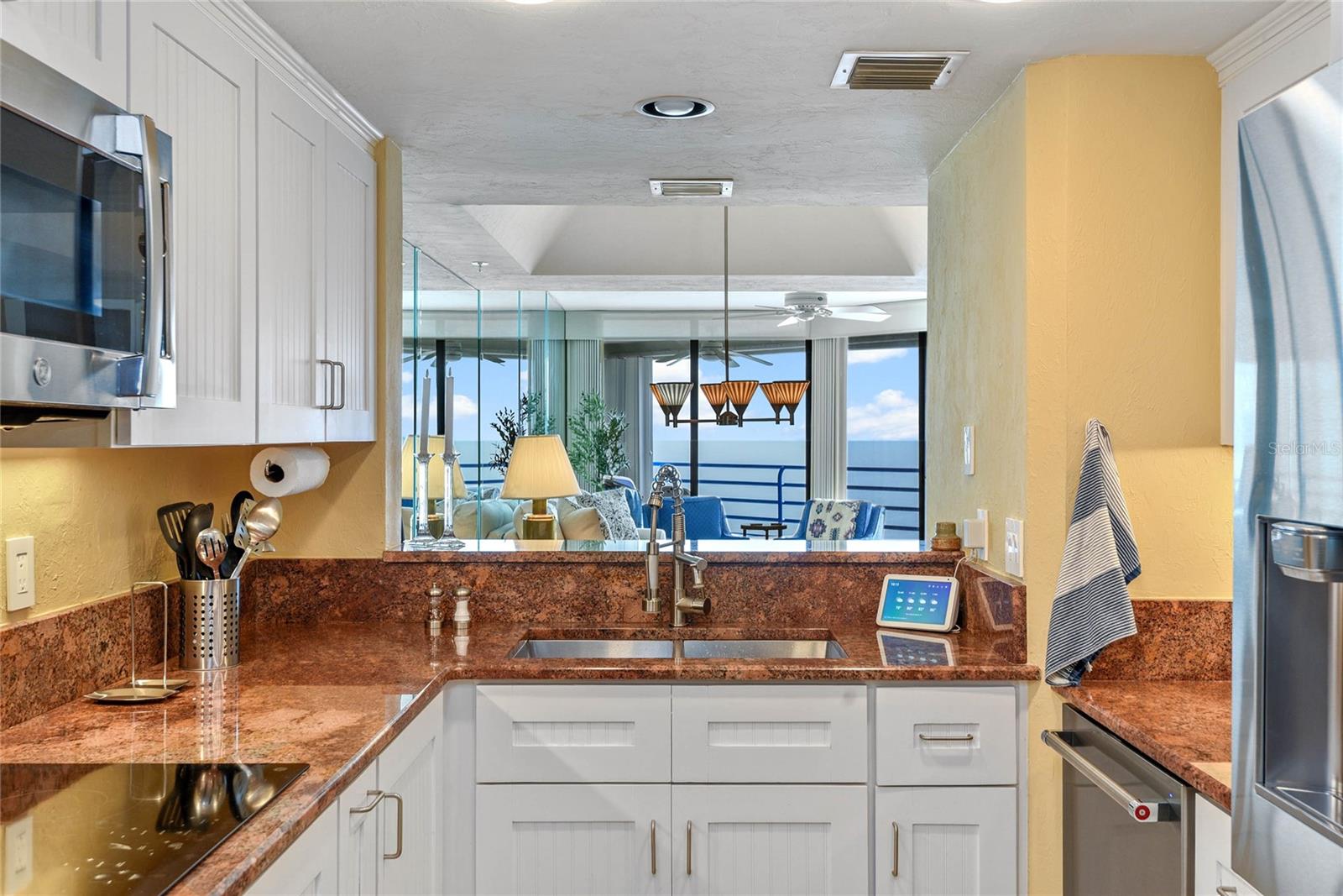 Image 17 of 39 For 4493 Atlantic Avenue 806