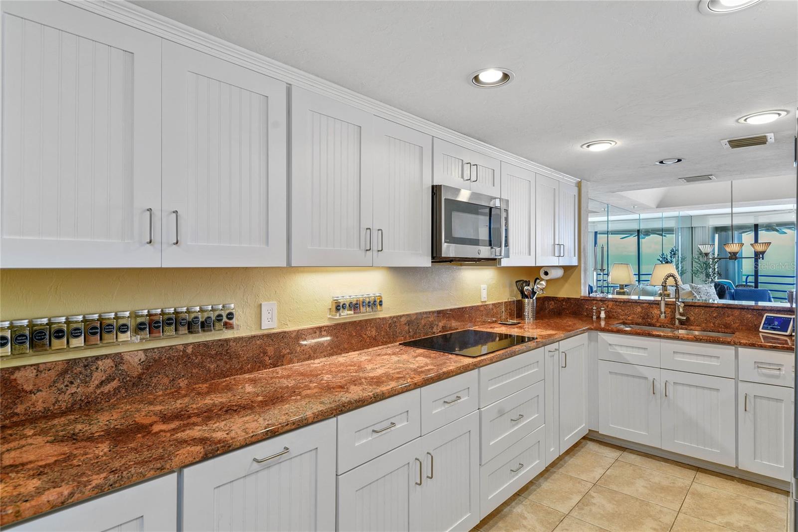 Image 18 of 39 For 4493 Atlantic Avenue 806