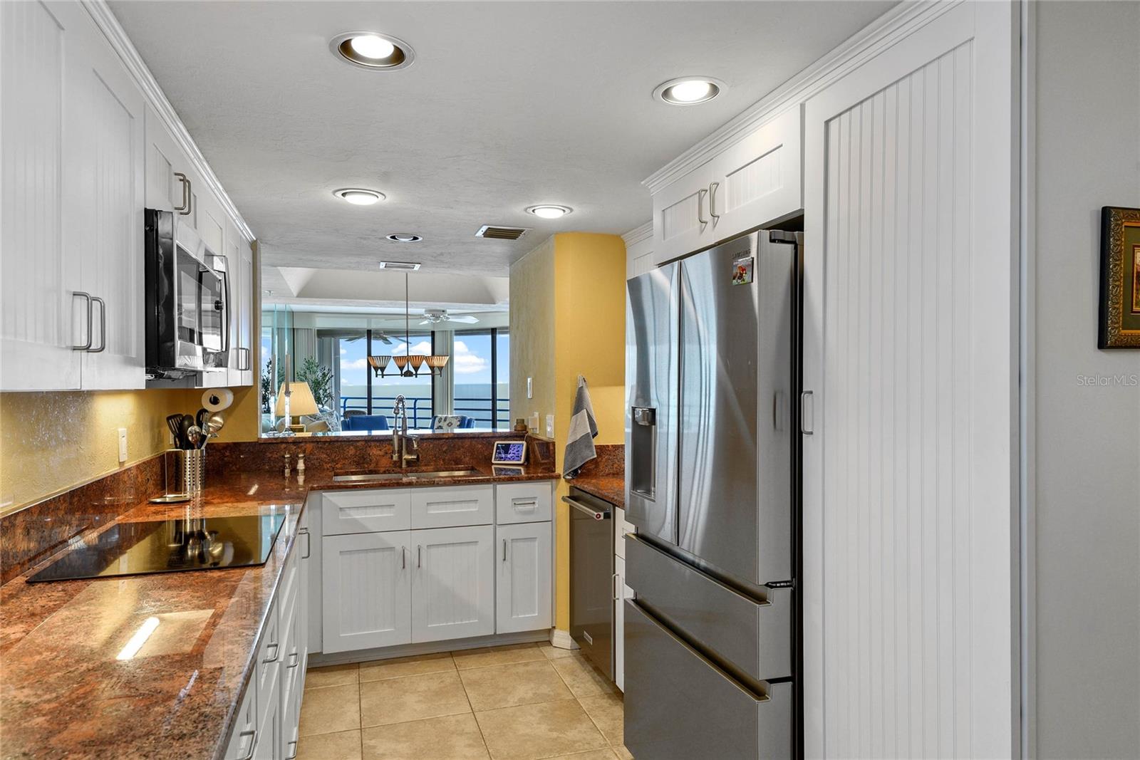 Image 19 of 39 For 4493 Atlantic Avenue 806