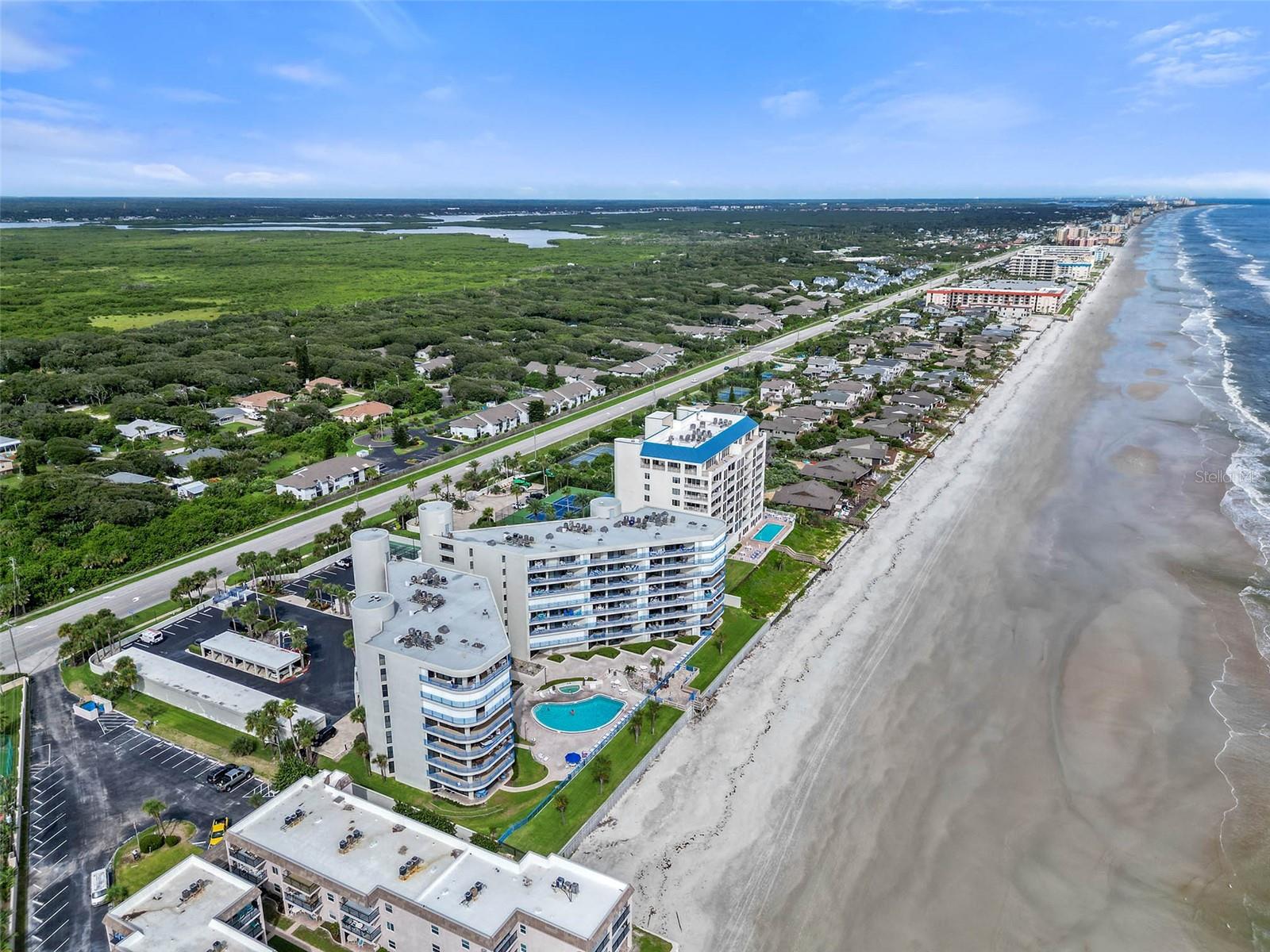 Image 3 of 39 For 4493 Atlantic Avenue 806