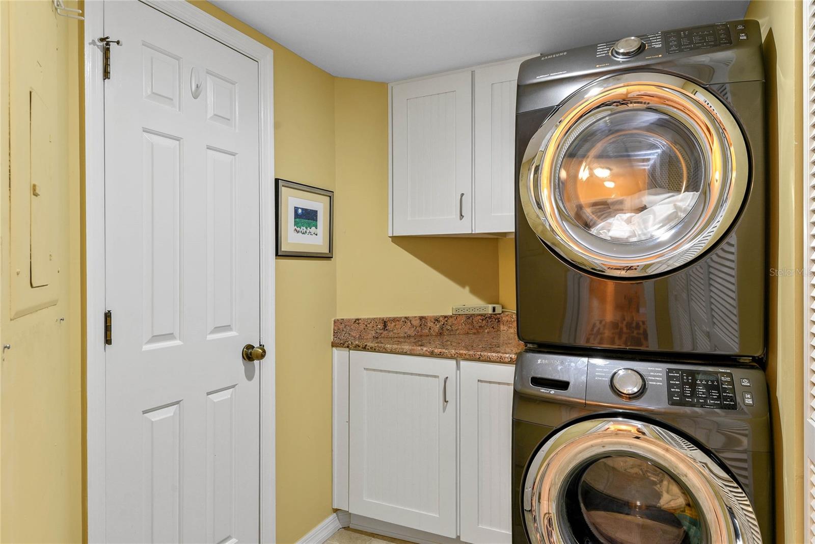 Image 32 of 39 For 4493 Atlantic Avenue 806