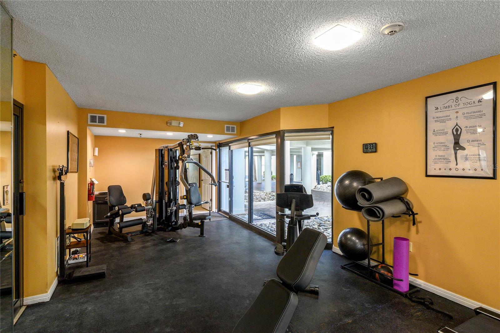 Image 35 of 39 For 4493 Atlantic Avenue 806