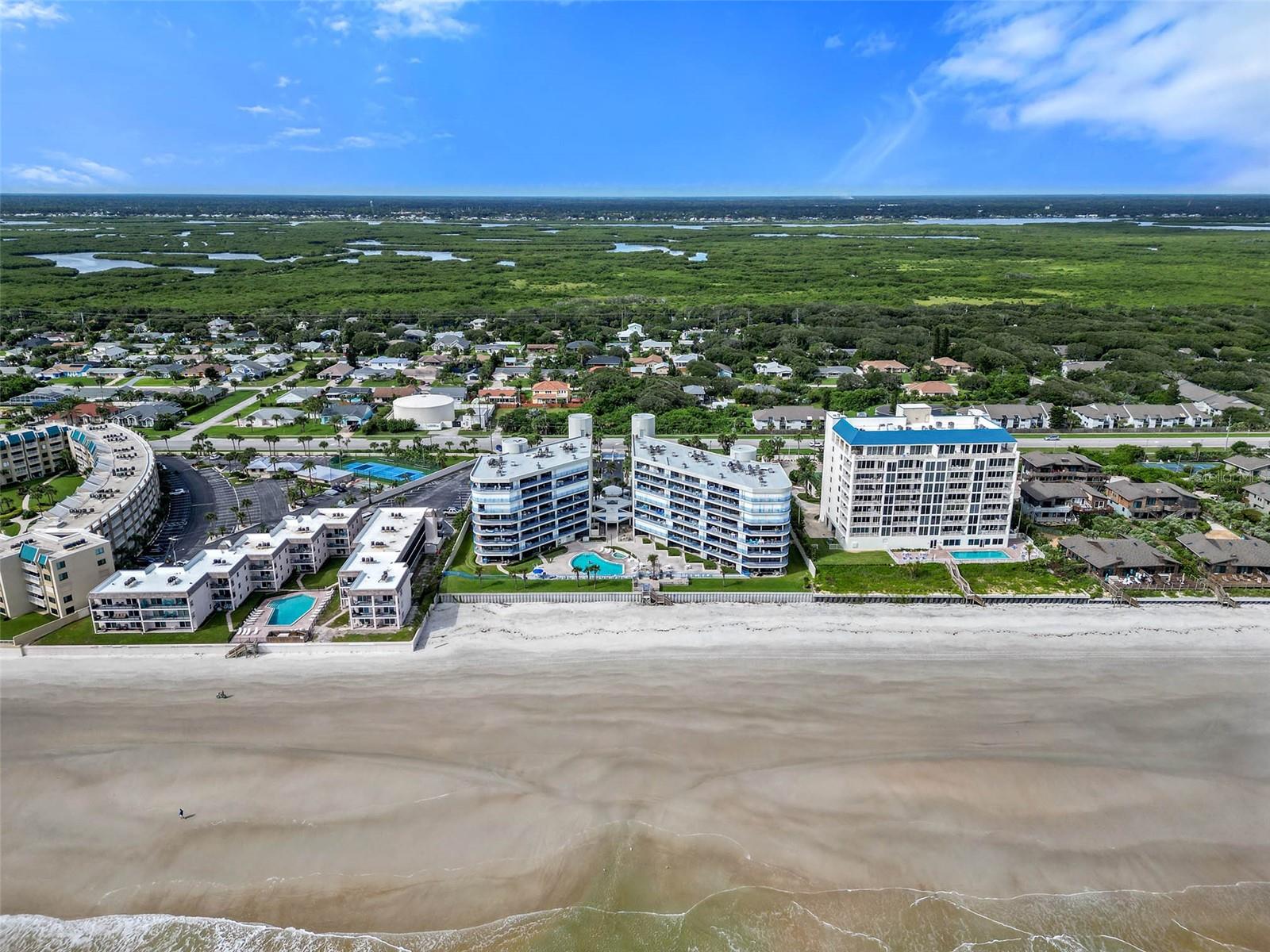 Image 4 of 39 For 4493 Atlantic Avenue 806