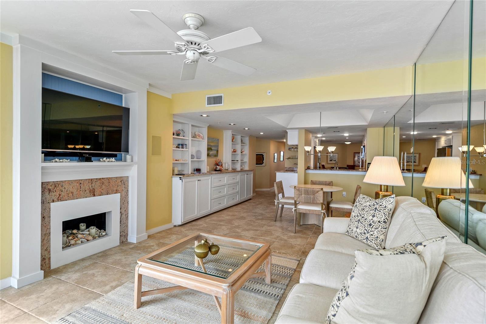 Image 9 of 39 For 4493 Atlantic Avenue 806