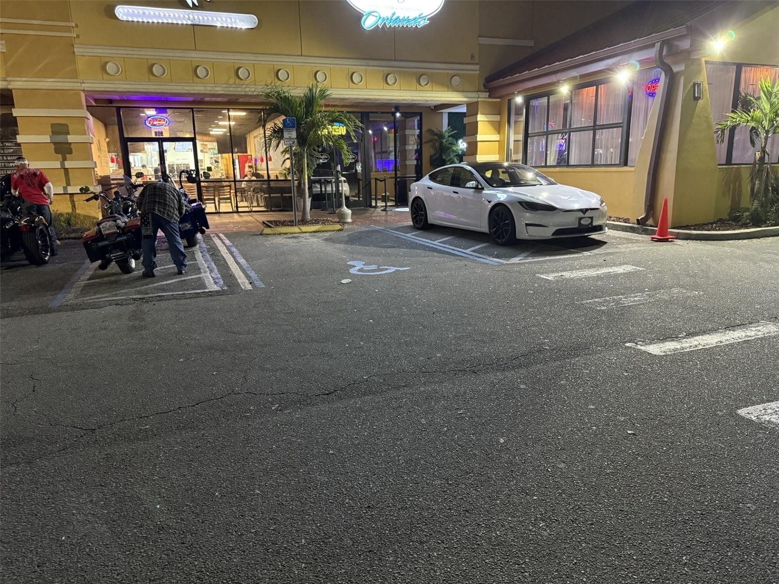 Image 12 of 18 For 6651 Semoran Boulevard