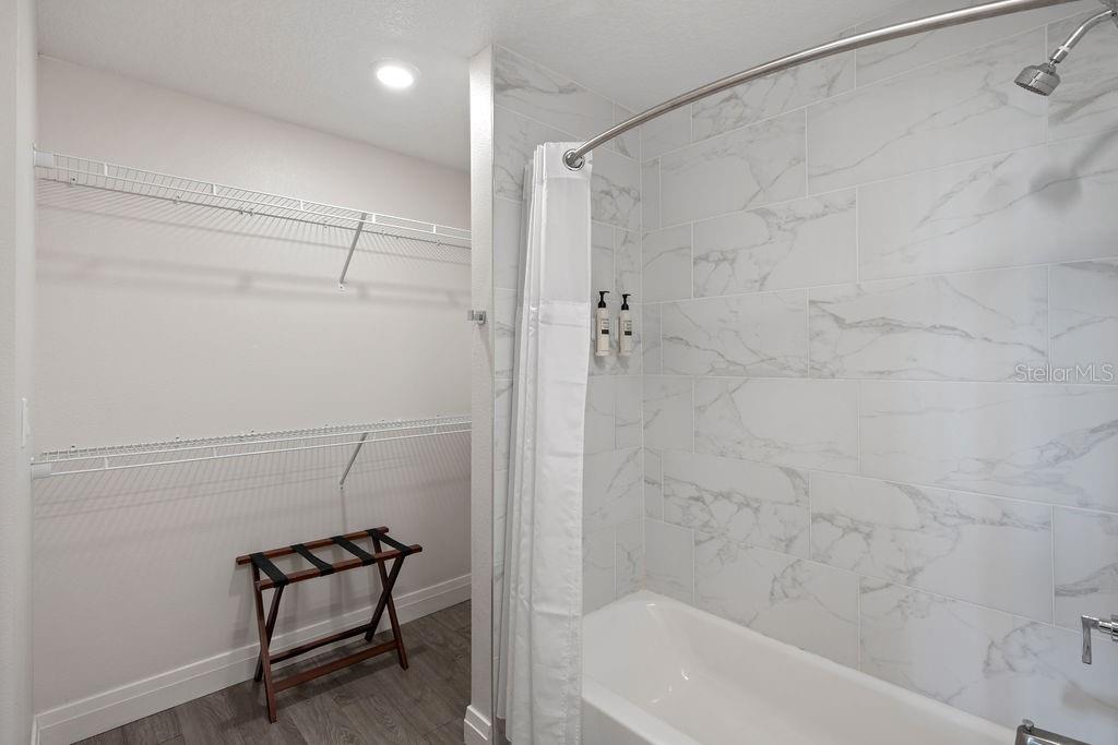 Image 20 of 35 For 14501 Grove Resort Avenue 2423