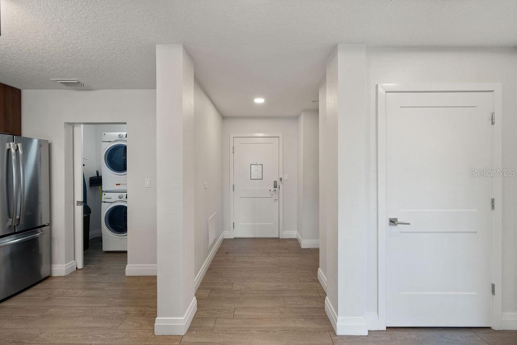 Image 21 of 35 For 14501 Grove Resort Avenue 2423