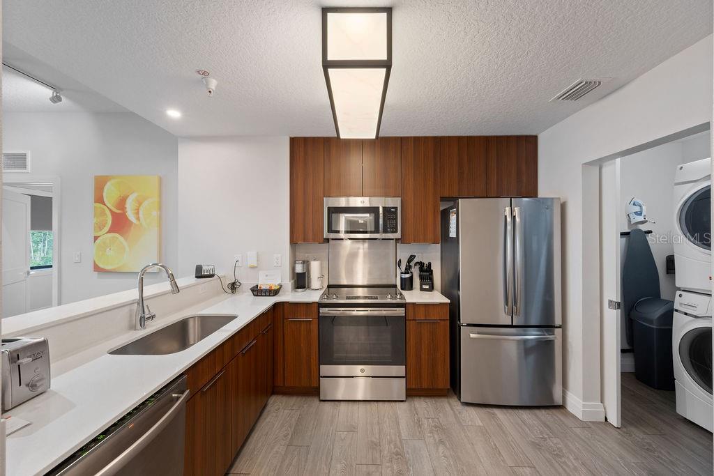 Image 6 of 35 For 14501 Grove Resort Avenue 2423