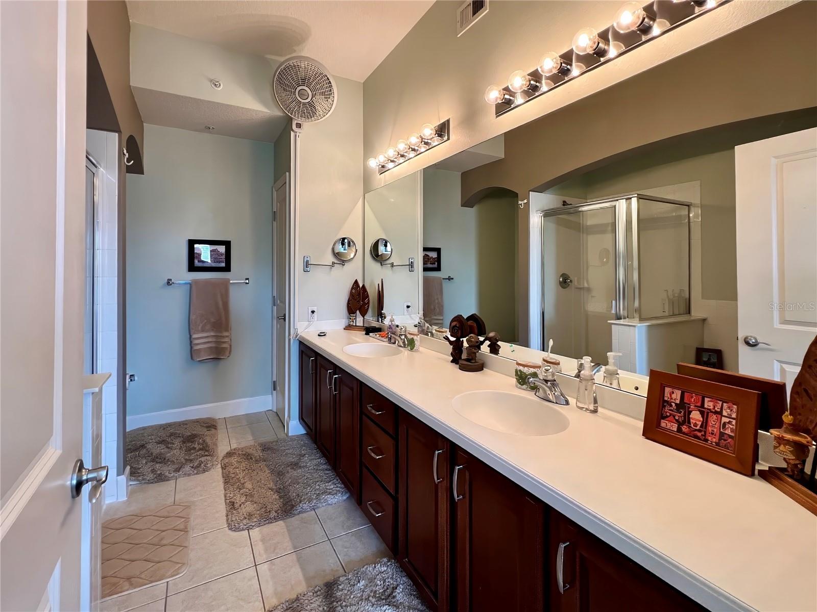 Image 15 of 30 For 1230 Wright Circle 308
