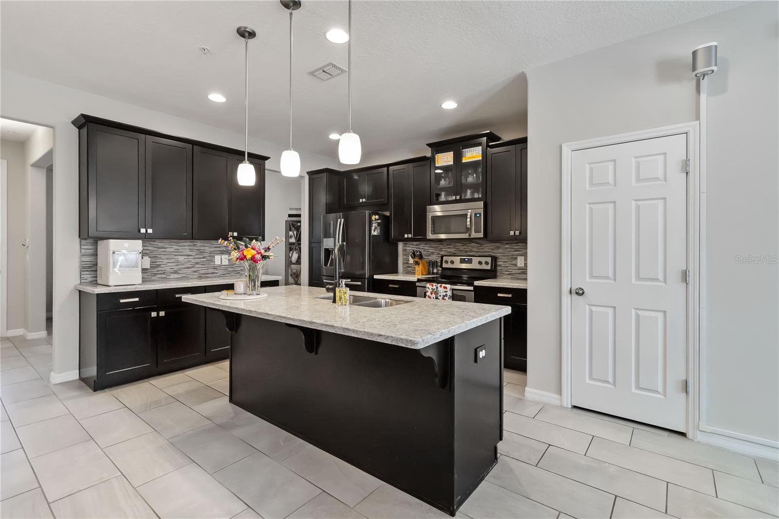 Image 11 of 36 For 8646 Dufferin Lane