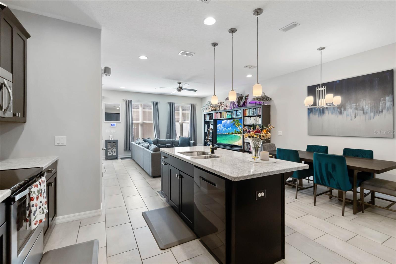 Image 9 of 36 For 8646 Dufferin Lane