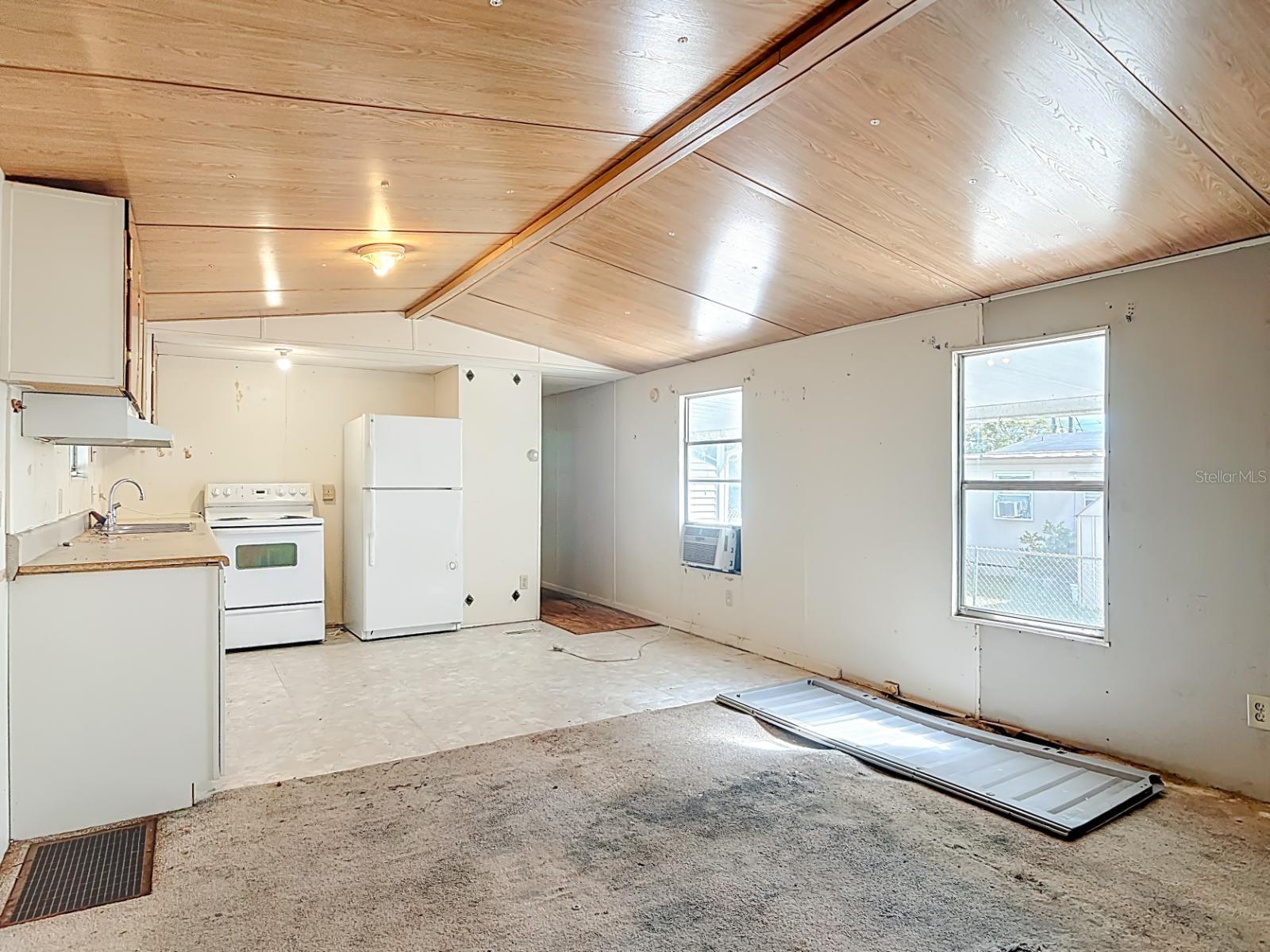 Image 5 of 22 For 1228 Sparton Avenue