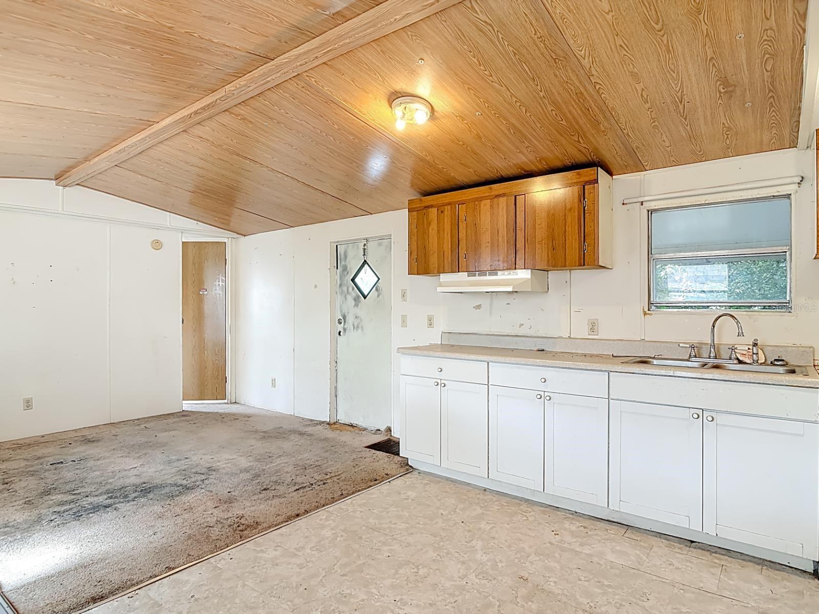 Image 7 of 22 For 1228 Sparton Avenue