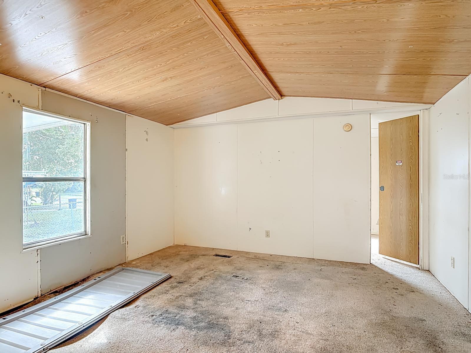 Image 8 of 22 For 1228 Sparton Avenue