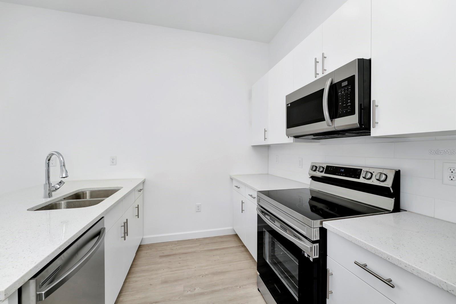 Image 8 of 31 For 665 Trikomo Drive