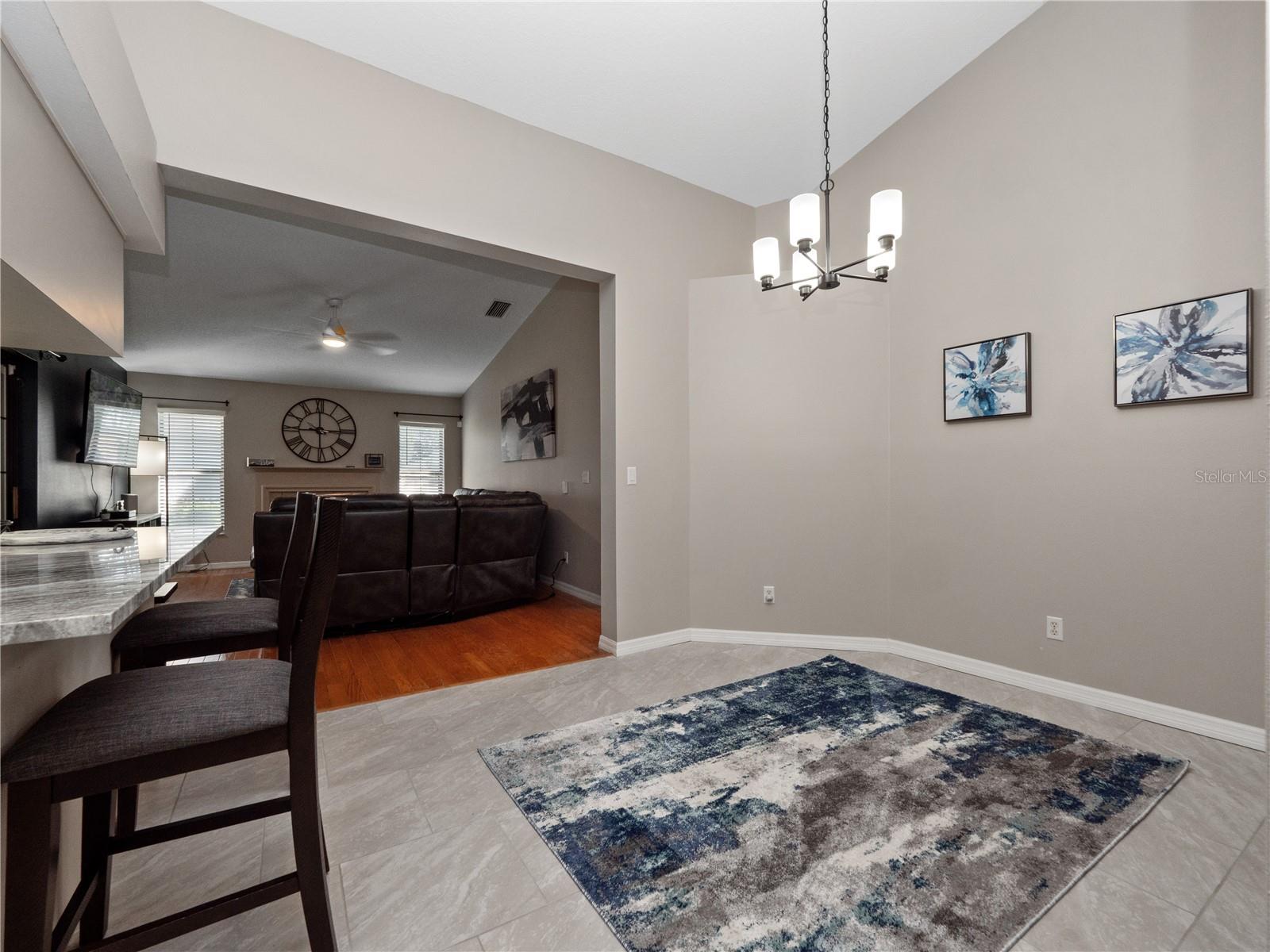 Image 11 of 44 For 21524 Queen Anne Court