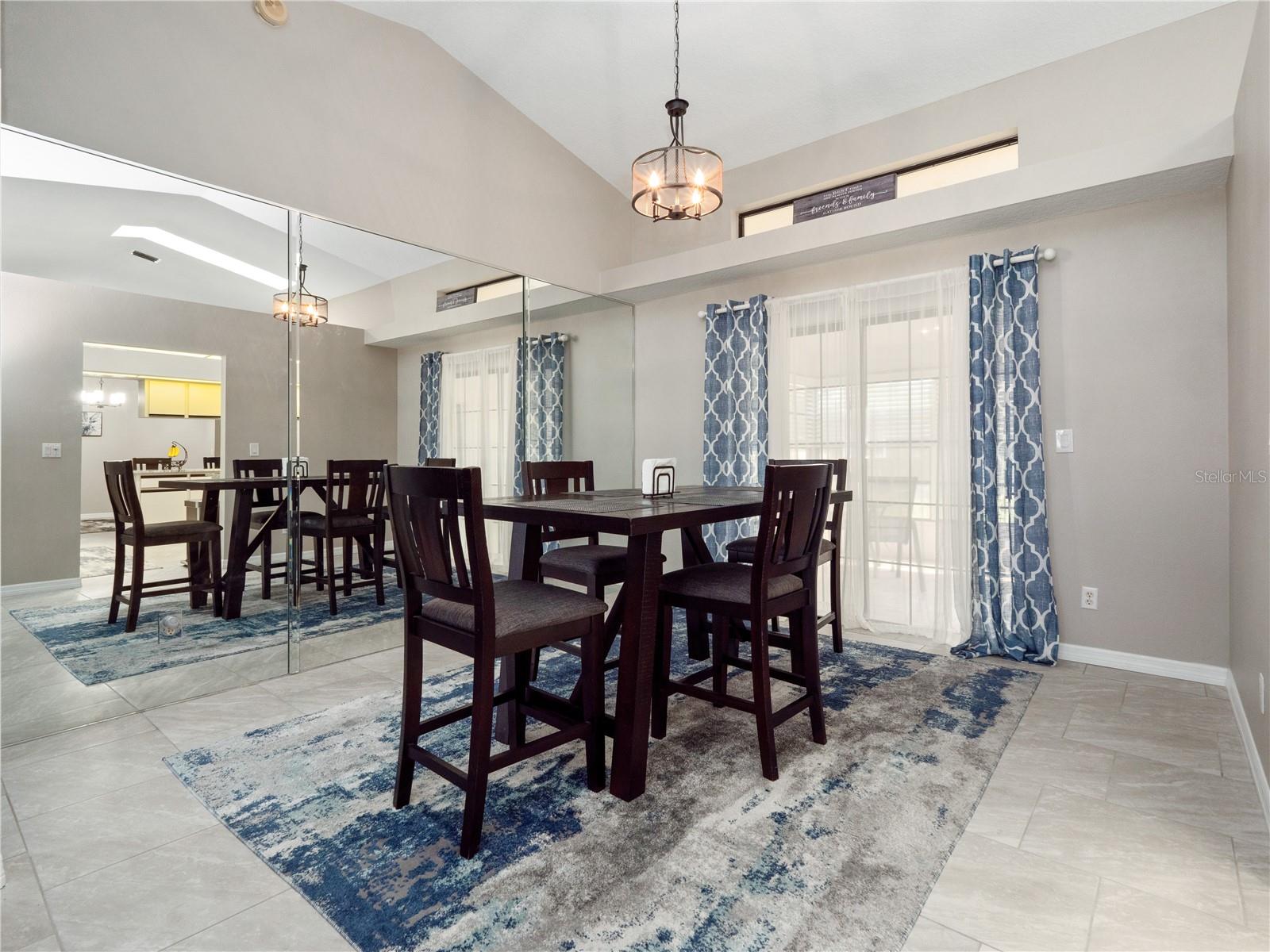 Image 12 of 44 For 21524 Queen Anne Court