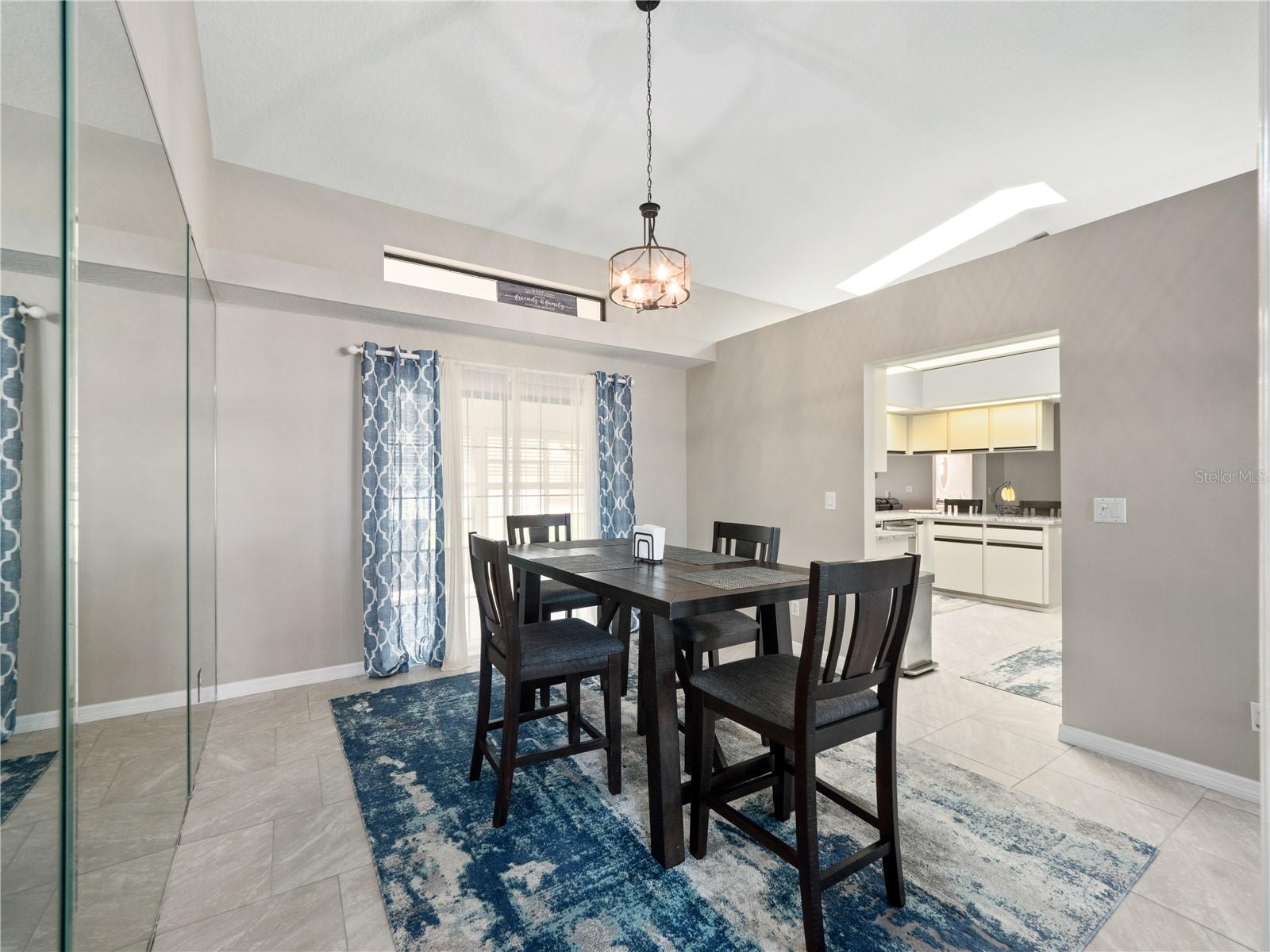 Image 13 of 44 For 21524 Queen Anne Court