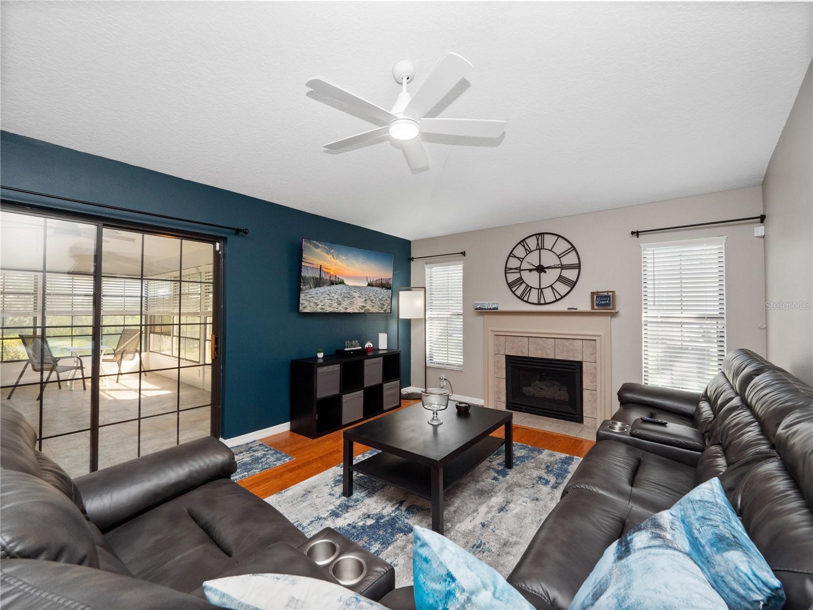 Image 16 of 44 For 21524 Queen Anne Court