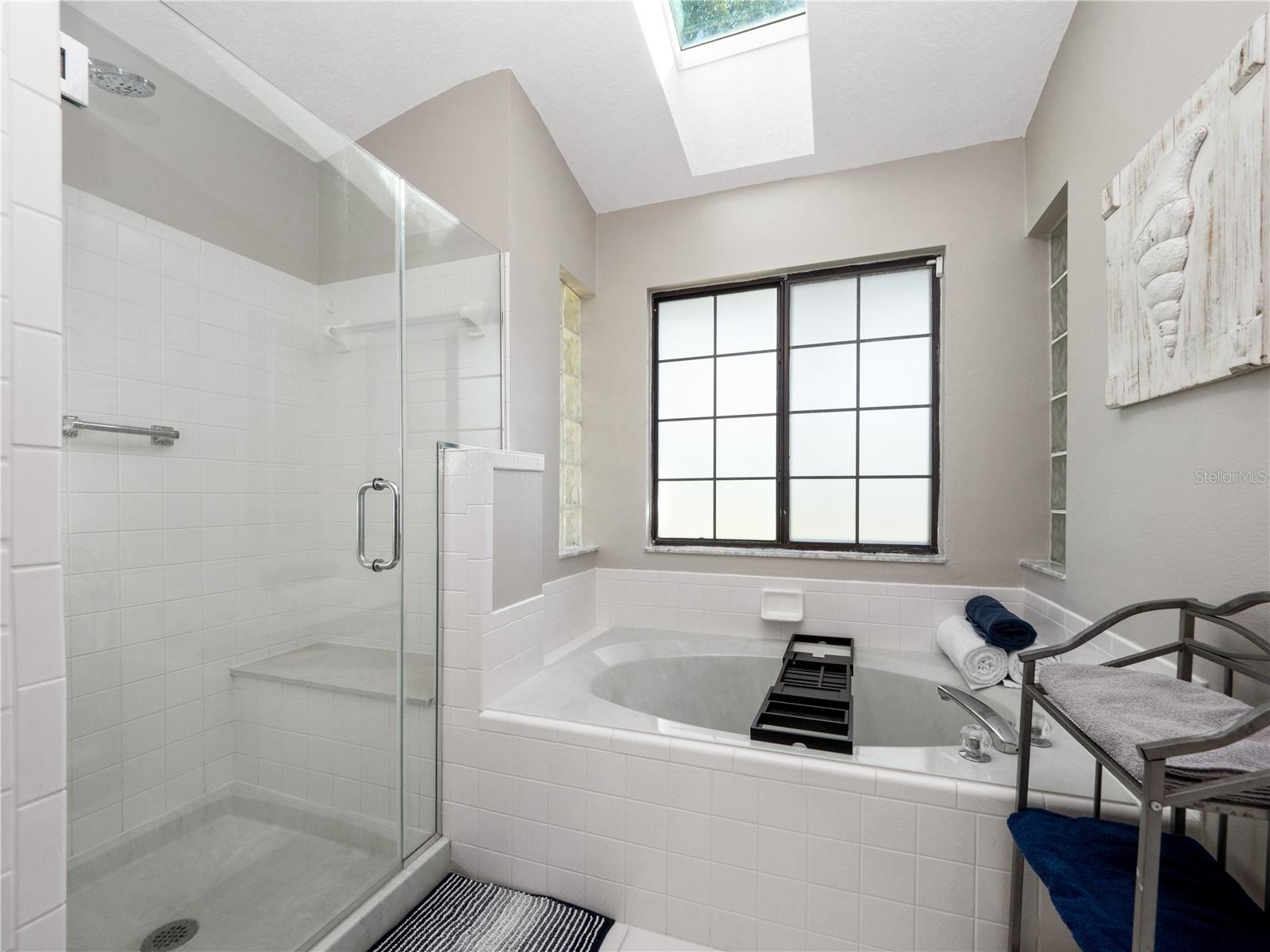 Image 21 of 44 For 21524 Queen Anne Court