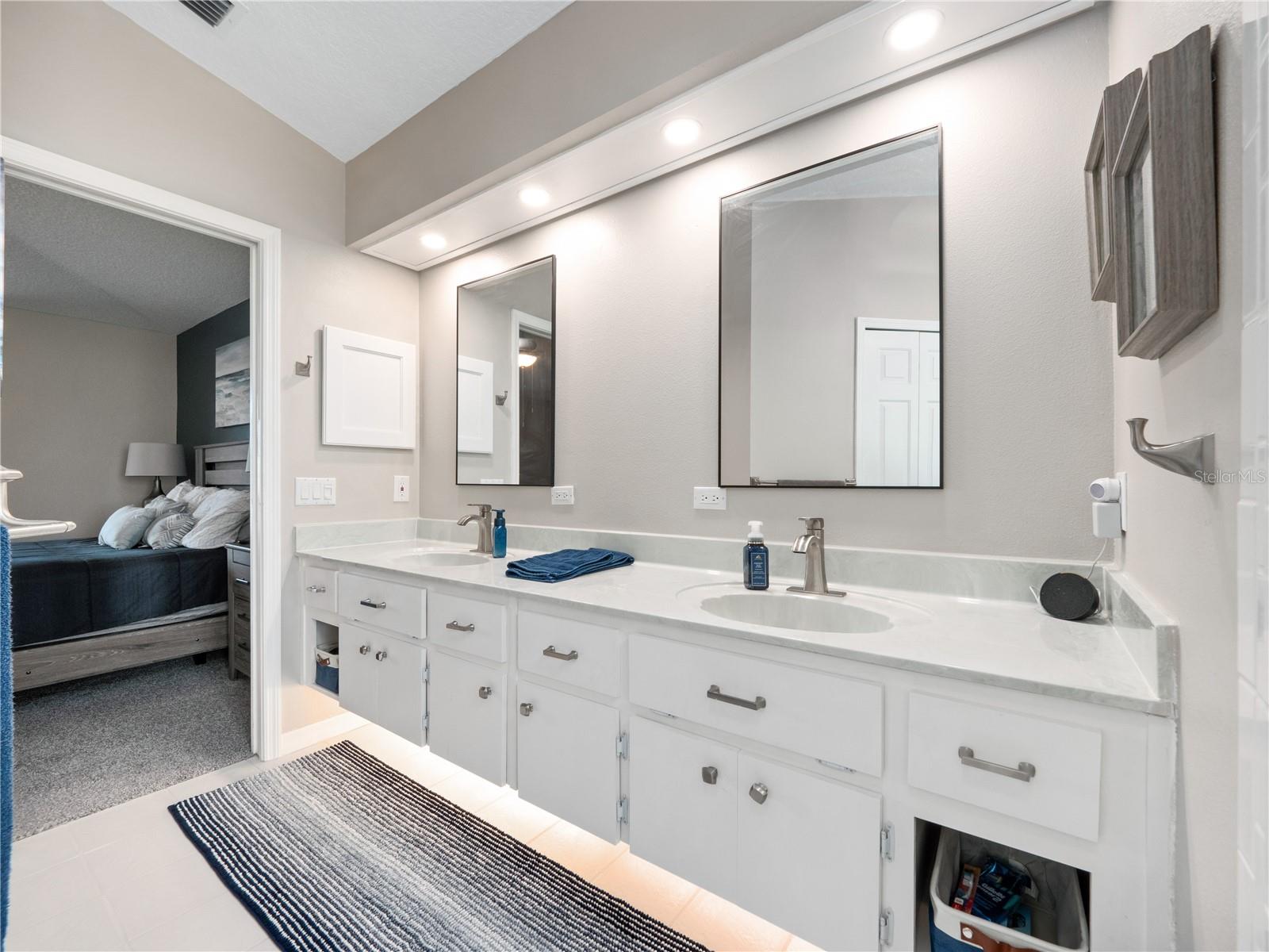 Image 22 of 44 For 21524 Queen Anne Court