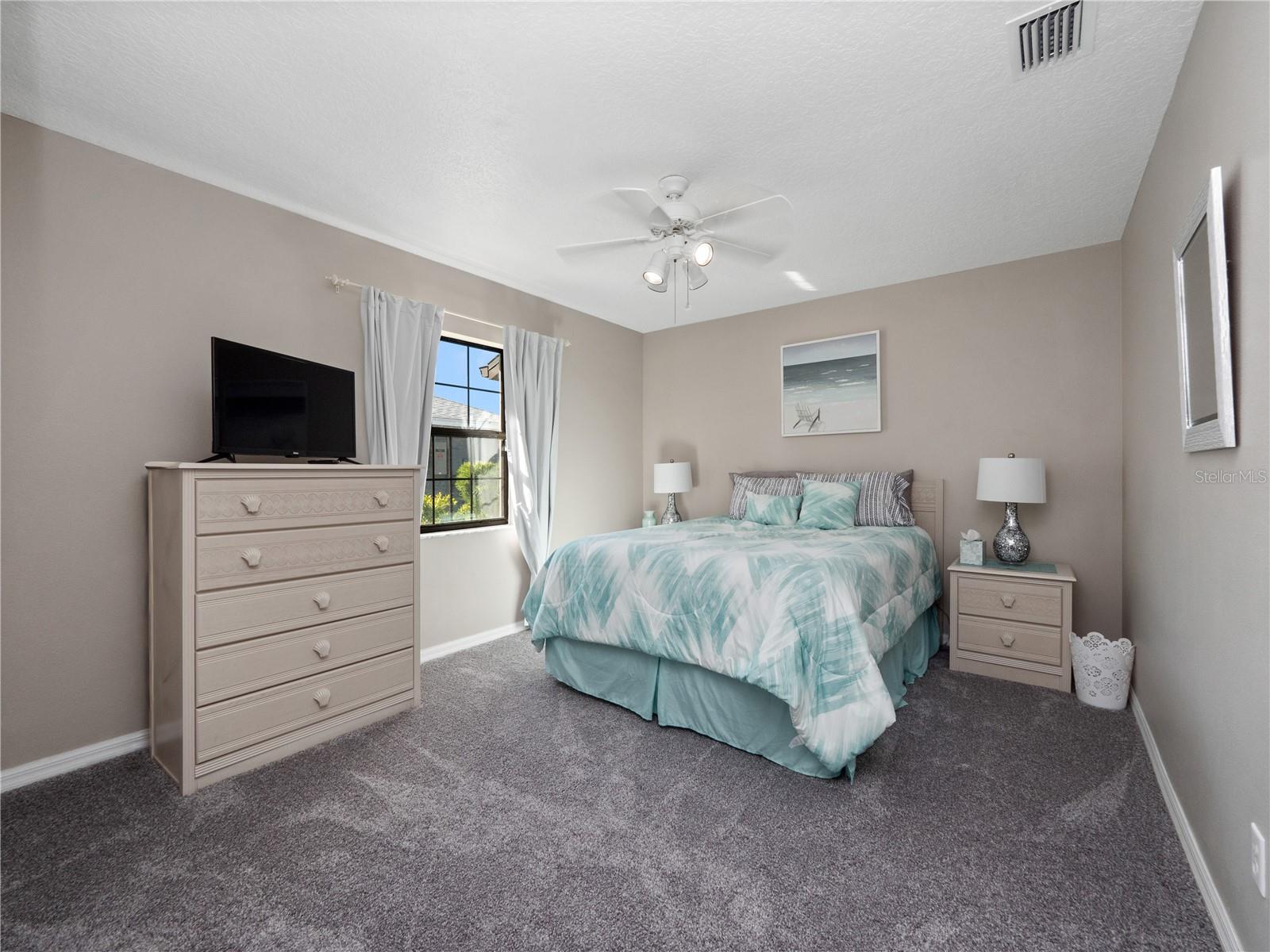 Image 23 of 44 For 21524 Queen Anne Court